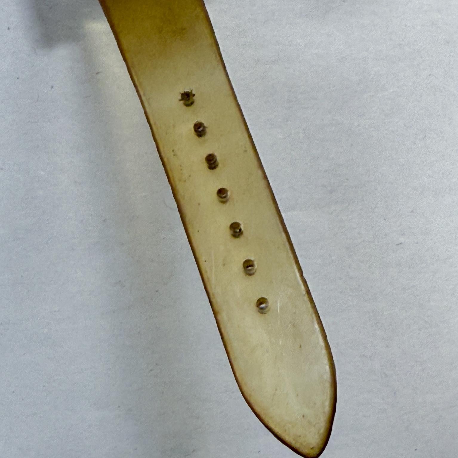 Montre-bracelet mécanique Sutton Swiss Square Acrylic Lucite 70's en vente 7