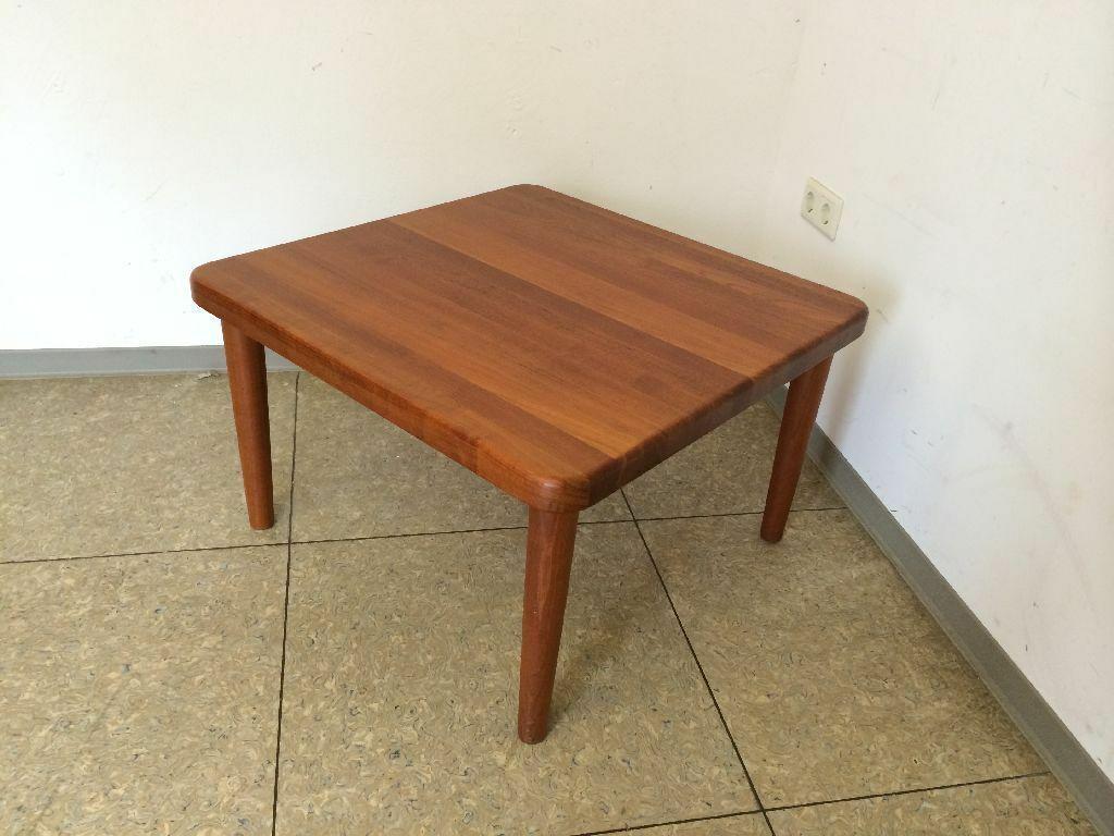70s teak coffee table Glostrup Danish Design Denmark Mid Century

Object: coffee table

Manufacturer: Glostrup

Condition: good

Age: around 1960-1970

Dimensions:

75cm x 75cm x 46cm

Other notes:

The pictures serve as part of the