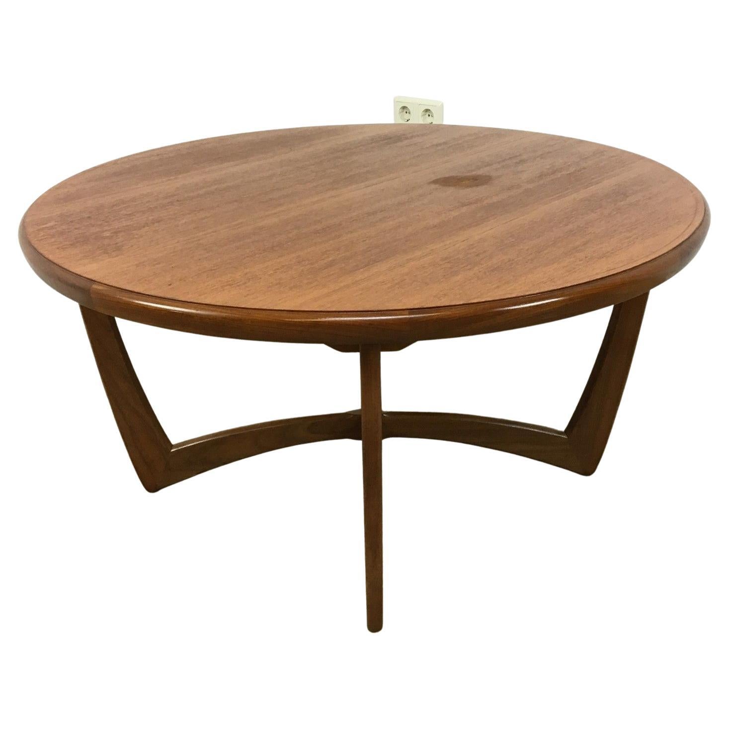 70s teak side table coffee table Danish Modern Design Denmark

Object: coffee table

Manufacturer:

Condition: vintage

Age: around 1960-1970

Dimensions:

Diameter = 100cm
Height = 52cm

Other notes:

Veneer damage - see