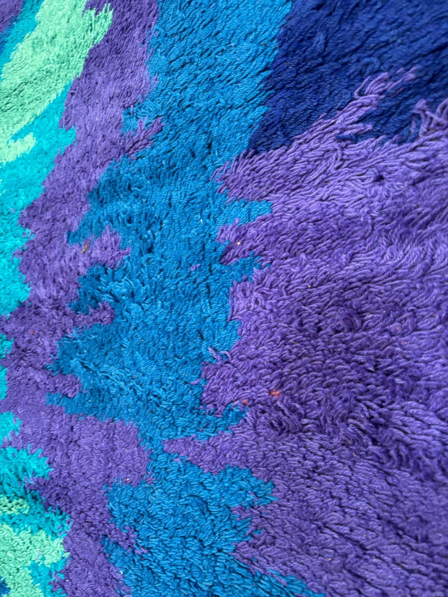 70er Jahre THOR Marineblau Lila Sonnenuntergang Zeitgenössische UNGEBRAUCHTE Rya Teppich Mid Century Wolle (Ende des 20. Jahrhunderts) im Angebot