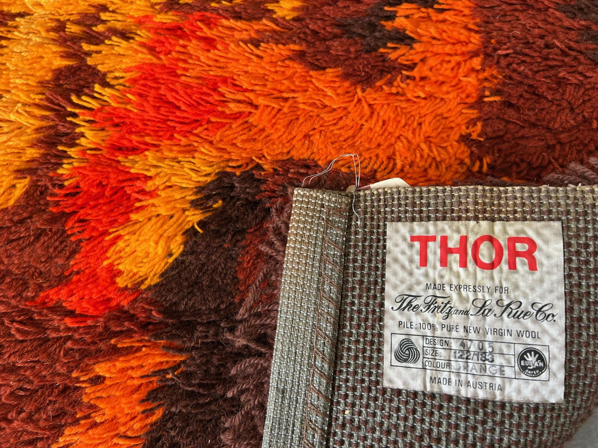 Tappeto THOR Rorschach Bold Geometry Contemporary degli anni '70, non usato, marrone Rya, metà secolo. in vendita 3