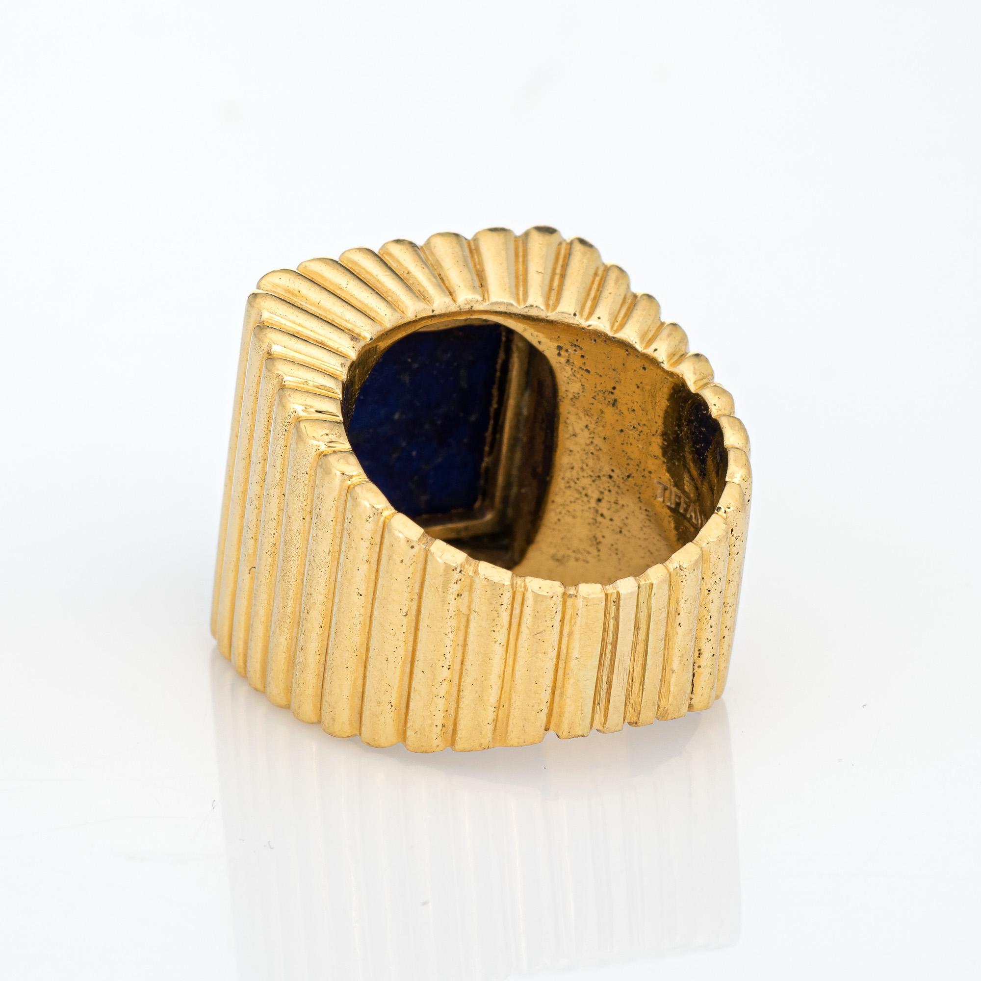 70s Tiffany & Co Sugarloaf Lapis Lazuli Ring 18k Yellow Gold Sz 5 Square Ridged In Good Condition For Sale In Torrance, CA