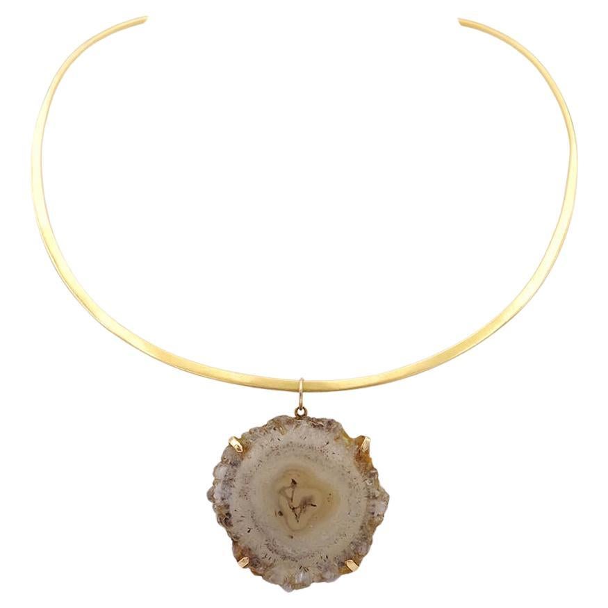 Collana di quarzo torque anni '70 in oro 18 carati in vendita