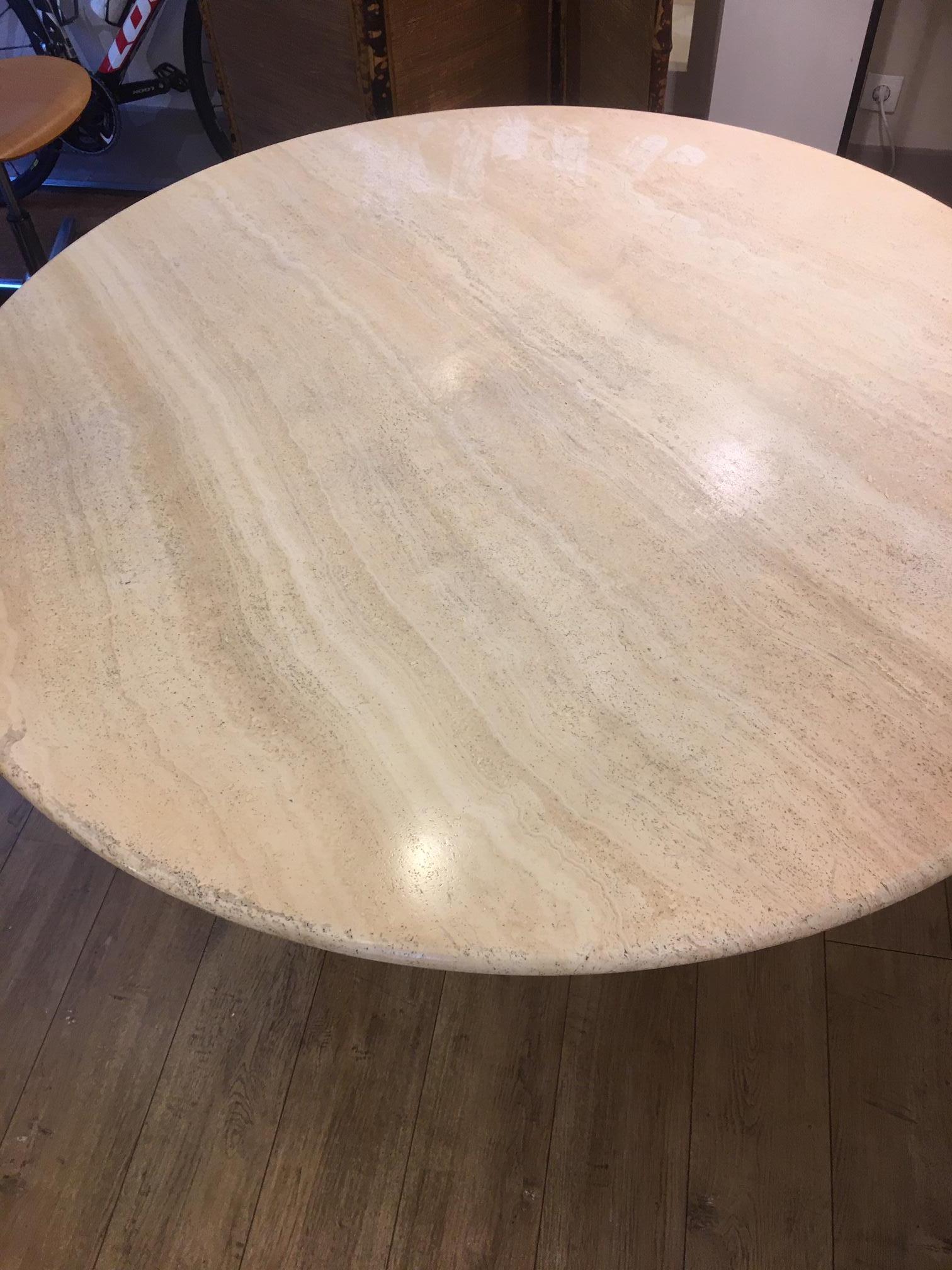 70s Travertine Round Table, French, Design In Fair Condition In Nice, FR