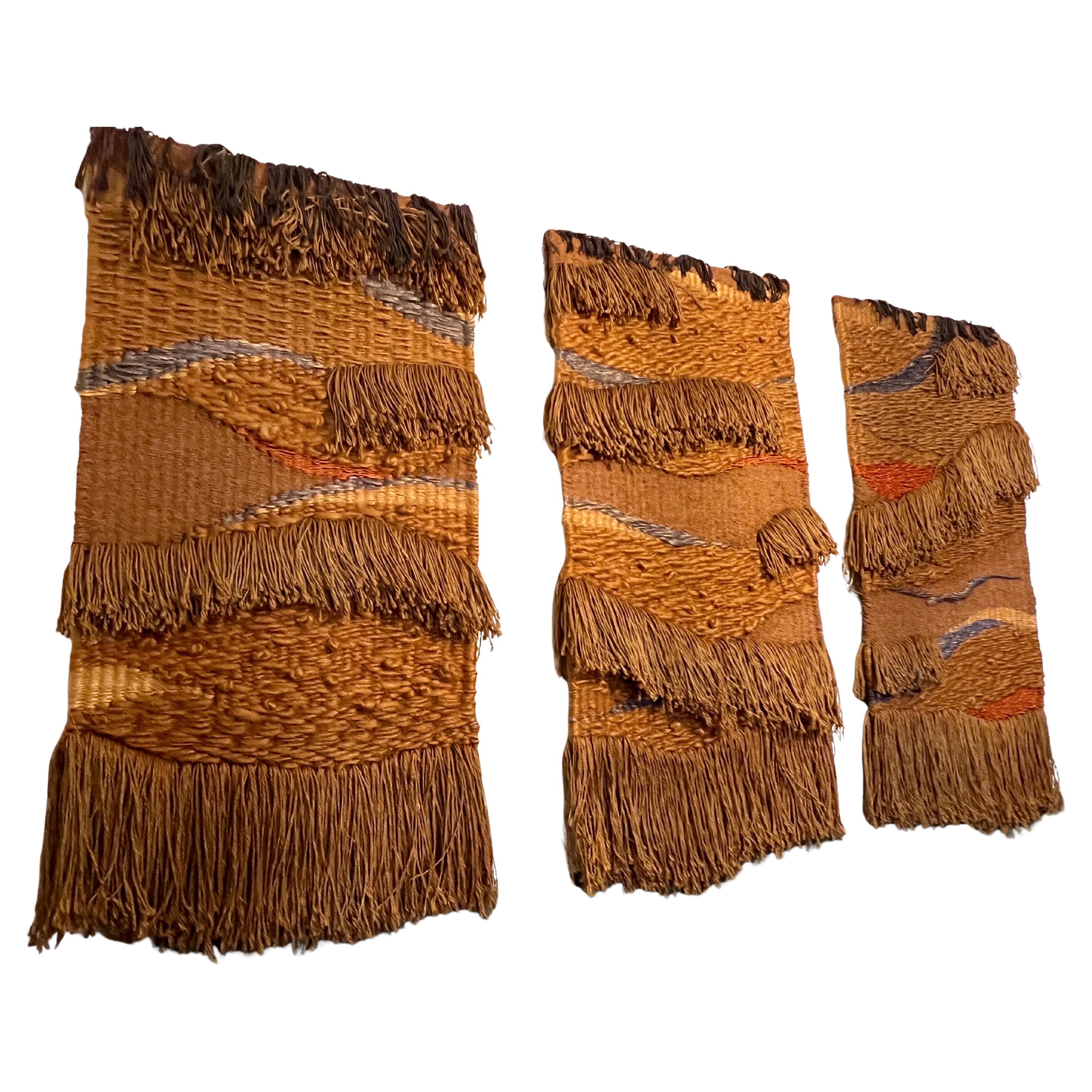 70er Jahre Triptychon Faserkunst "Fließende Landschaft" von Winston Herbert im Angebot
