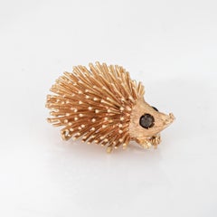 70s Vintage Hedgehog Pendant 14k Yellow Gold Brooch Sapphire Eyes Animal Jewelry