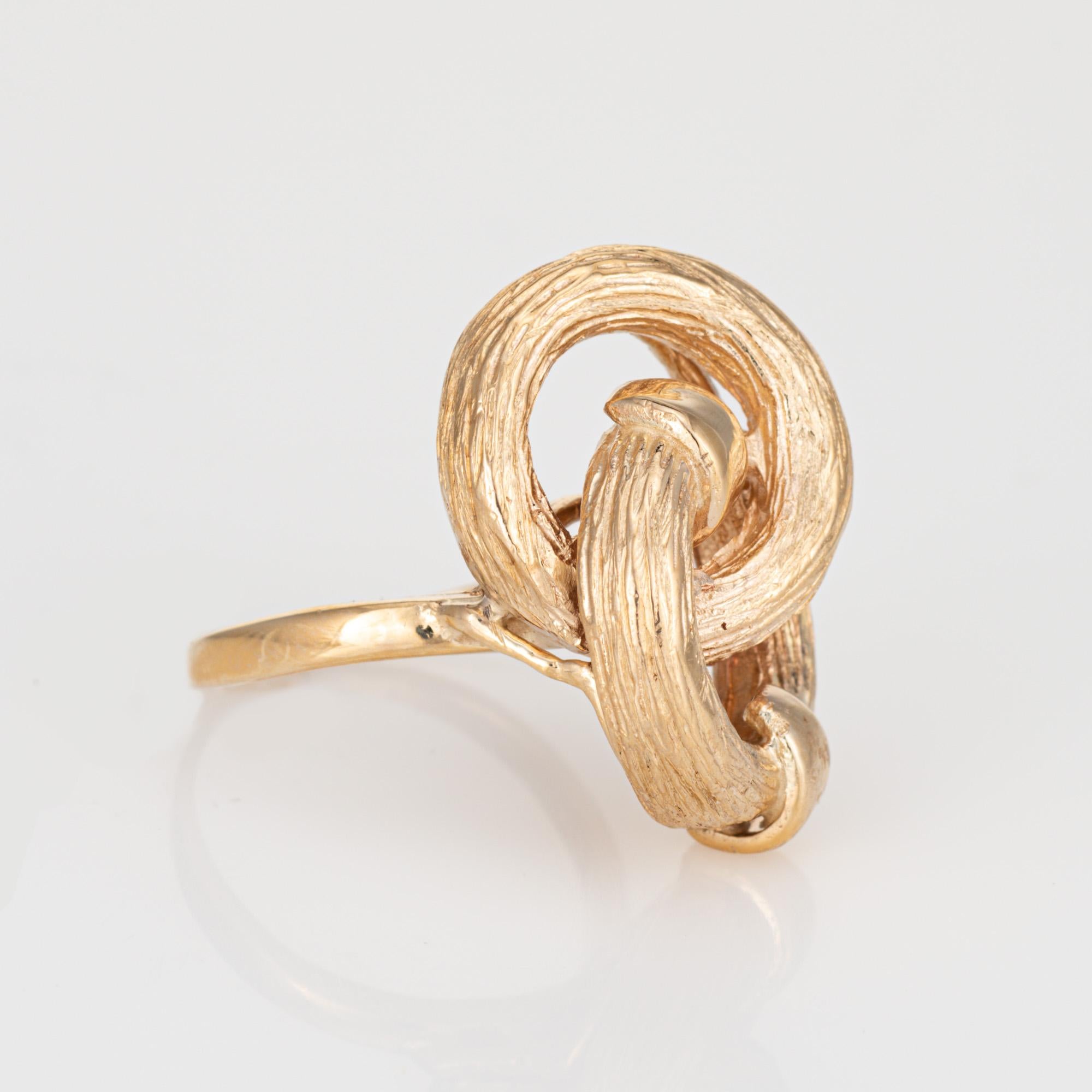 Modern 70s Vintage Infinity Knot Ring 14k Yellow Gold 9 Estate Cocktail Fine Jewelry For Sale