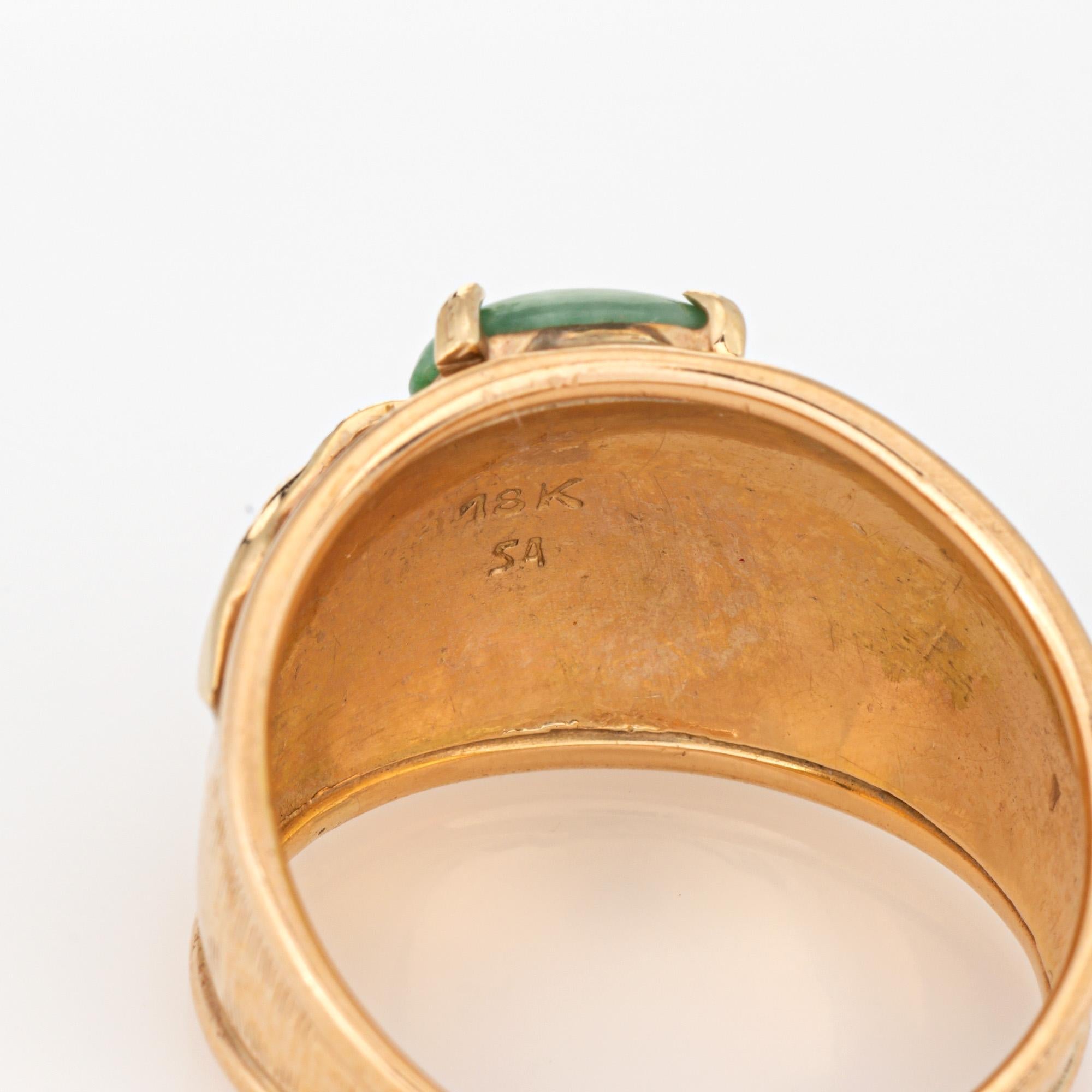 Anello di giada vintage degli anni '70 con foglia di perla Sz 9, fascia larga per sigari Estate Jewelry in vendita 1
