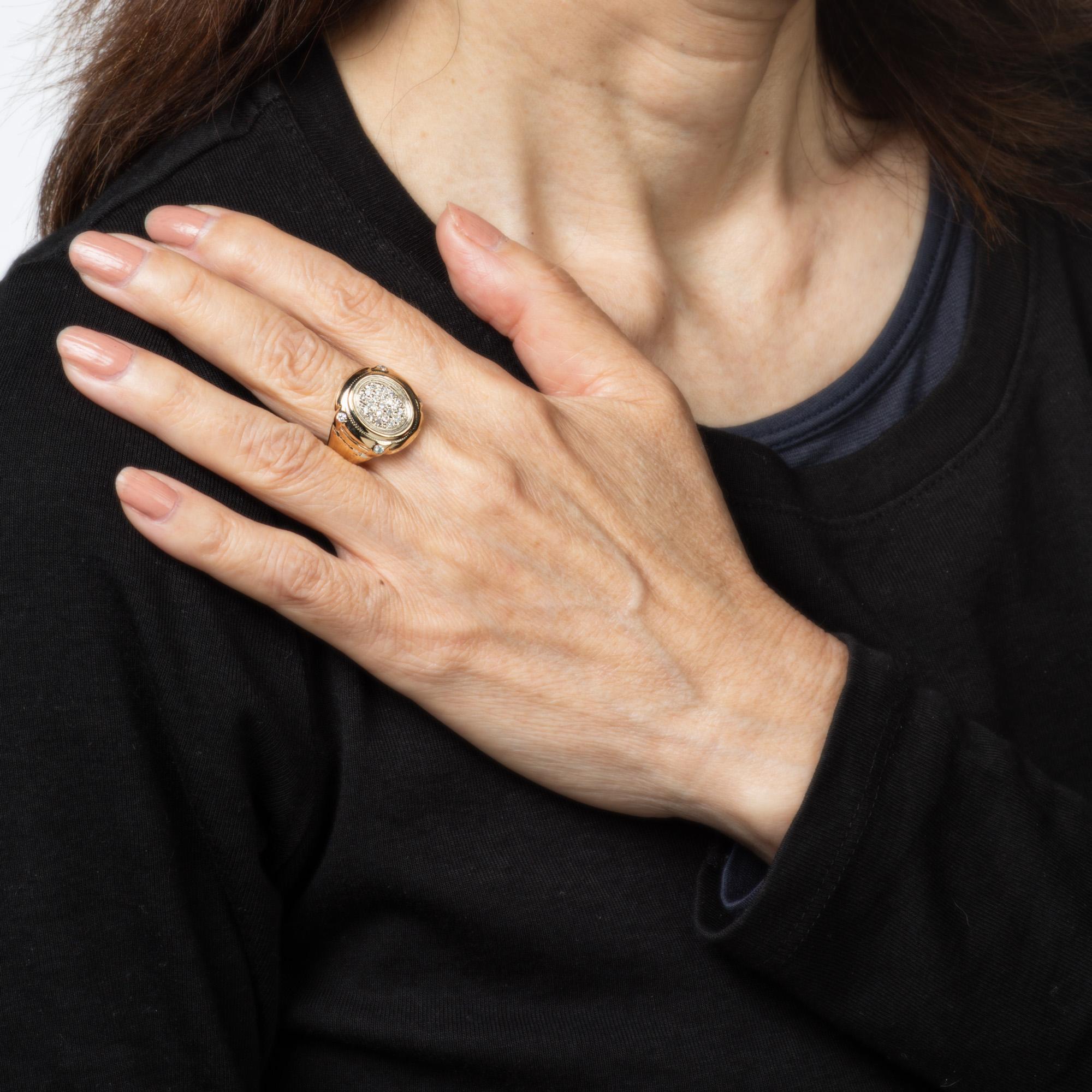 Women's 70s Vintage Oval Signet Ring Sz 7.5 Diamond 10k Yellow Gold Estate Fine Jewelry