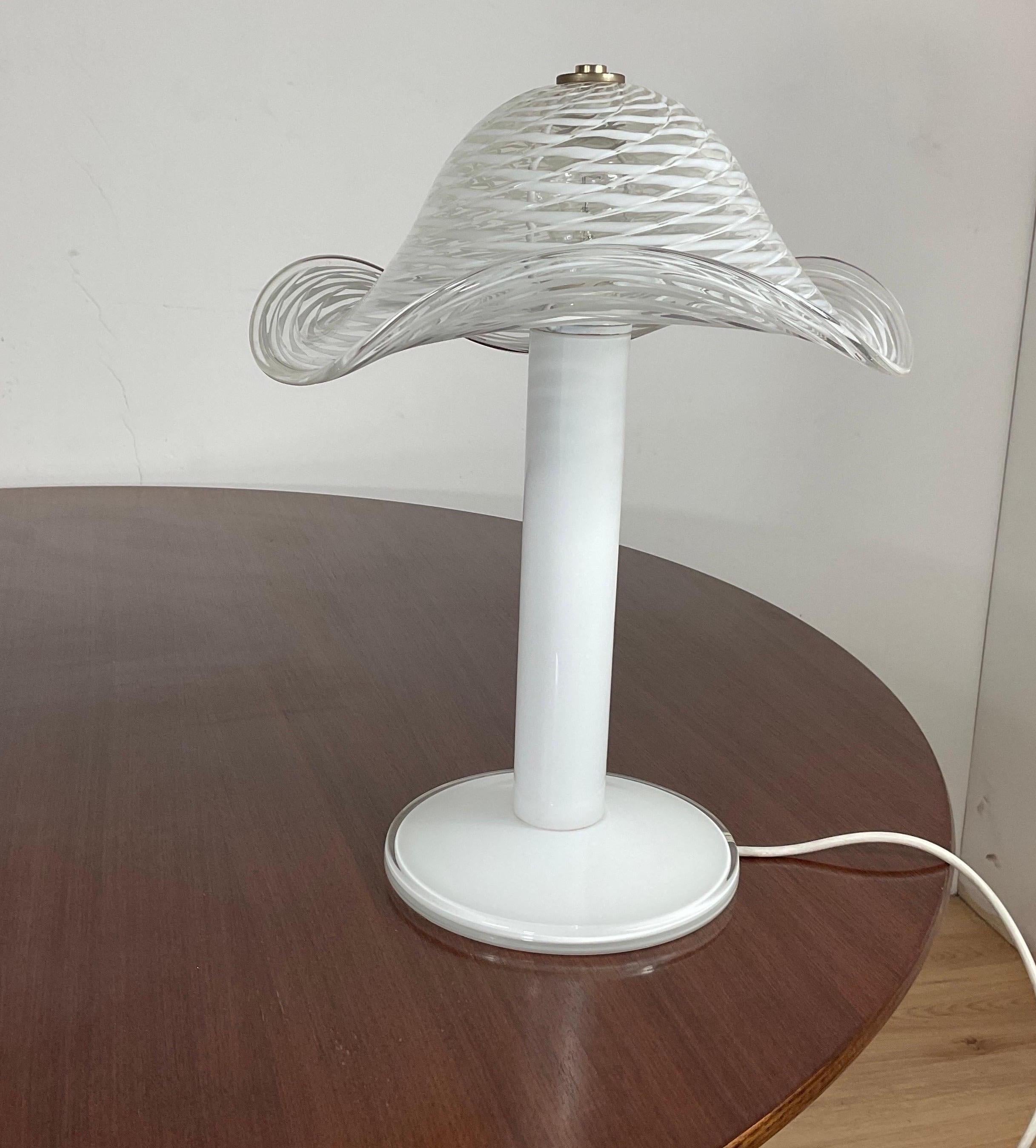 Magnificent white murano lamp from the 70s of the 900s in perfect condition.