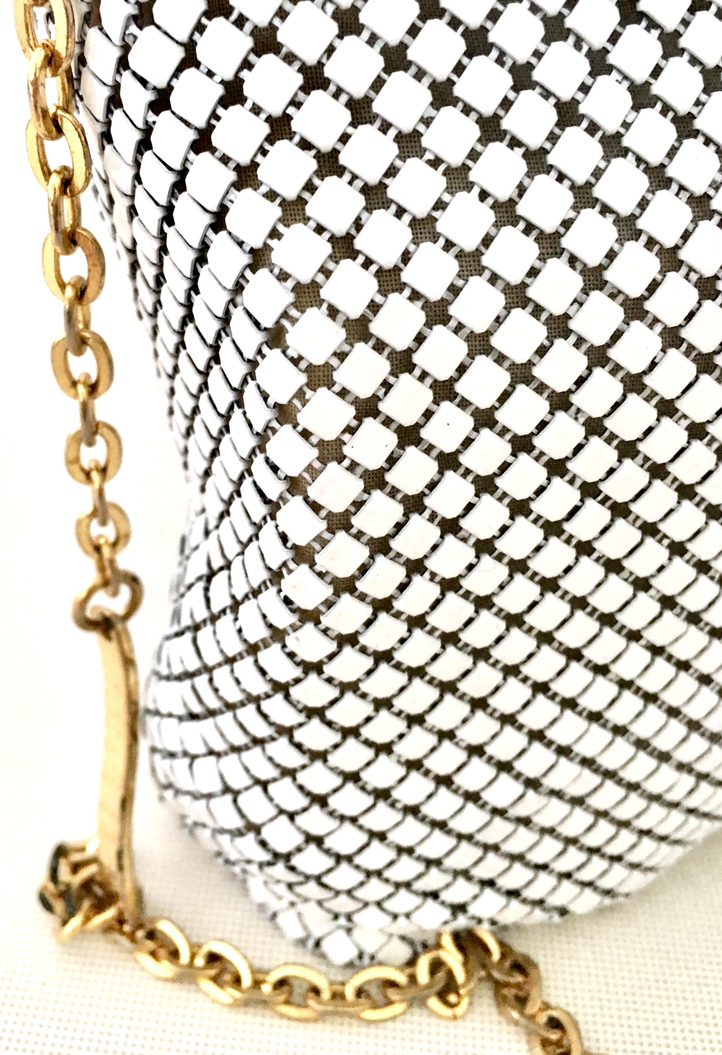 70'S Whiting & Davis White Metal Mesh & Gold Chain Link Strap Hand Bag In Excellent Condition In West Palm Beach, FL