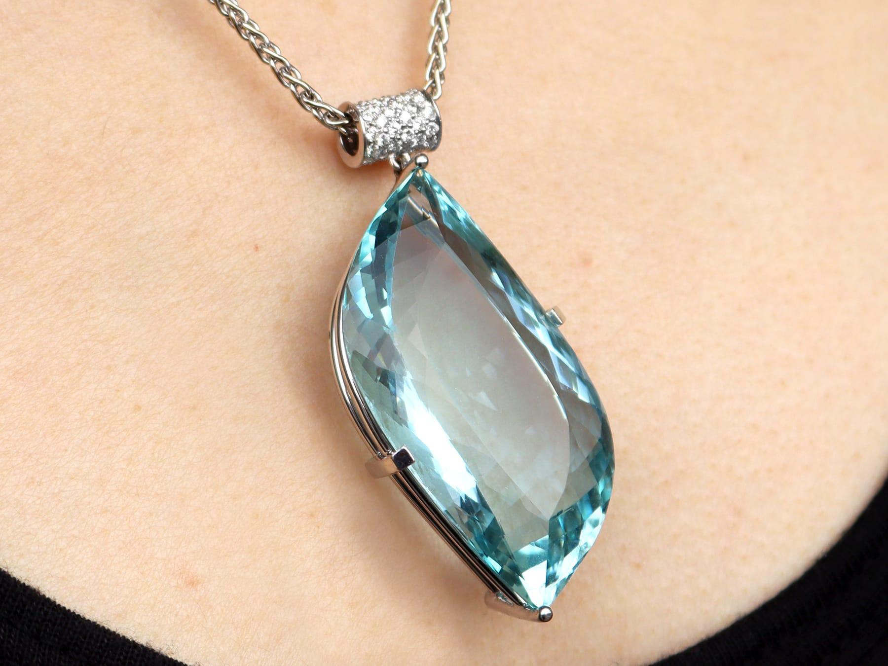 71 Carat Aquamarine, 0.38 Carat Diamond and 18k White Gold Pendant Circa 1970 For Sale 7
