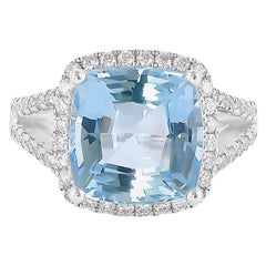 Bague en or blanc 18 carats avec aigue-marine de 7,1 carats et diamants