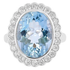 Sunita Nahata Ring aus 18 Karat Weißgold mit 7,10 Karat Aquamarin und Diamanten