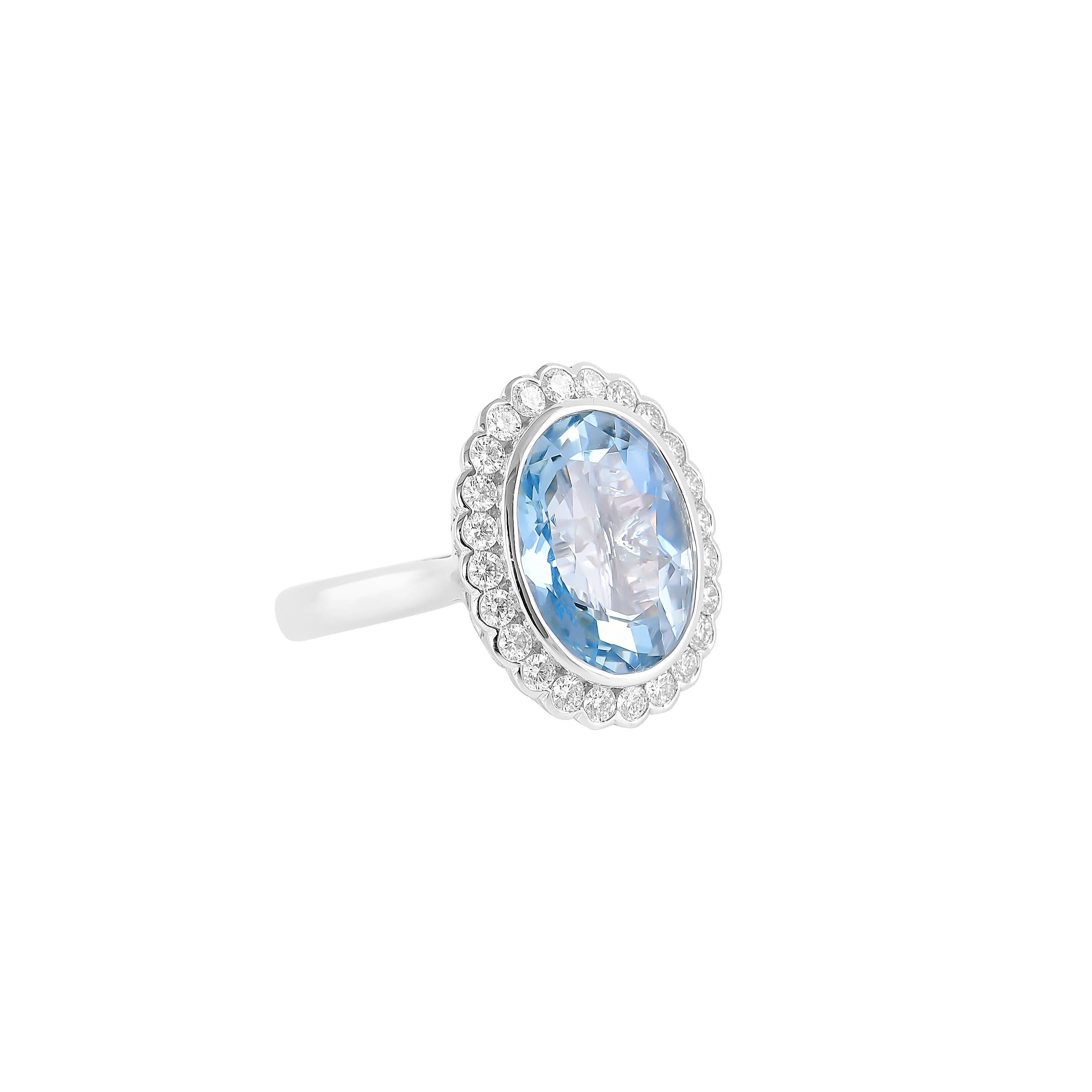 Diese Kollektion bietet eine Reihe von Aquamarinen mit einem eisblauen Farbton, der so cool ist, wie er nur sein kann! Diese mit Diamanten besetzten Ringe sind in Weiß gehalten und wirken klassisch und elegant. 

Klassischer Aquamarinring aus 18