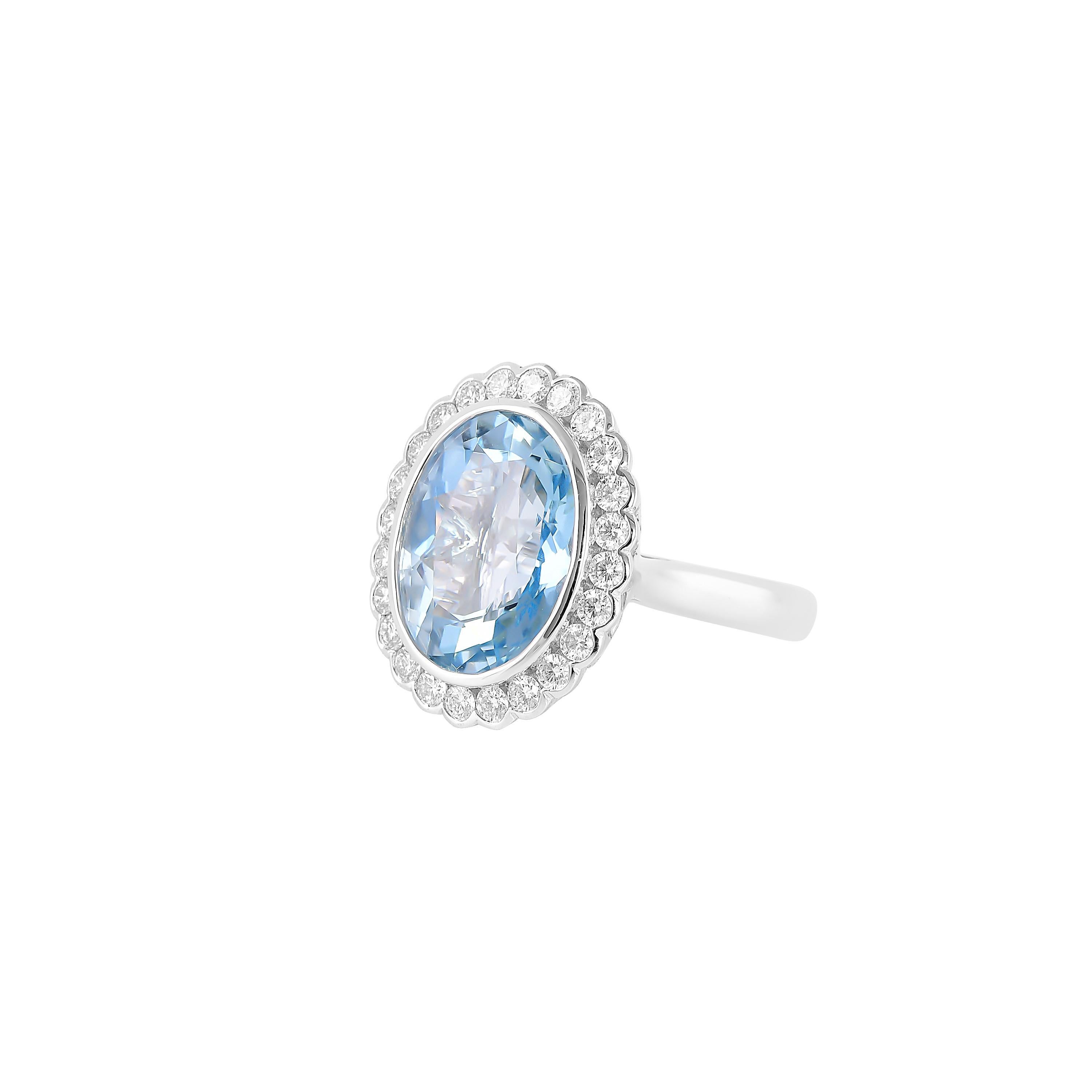 Contemporary 7.1 Carat Aquamarine and Diamond Ring in 18 Karat White Gold For Sale