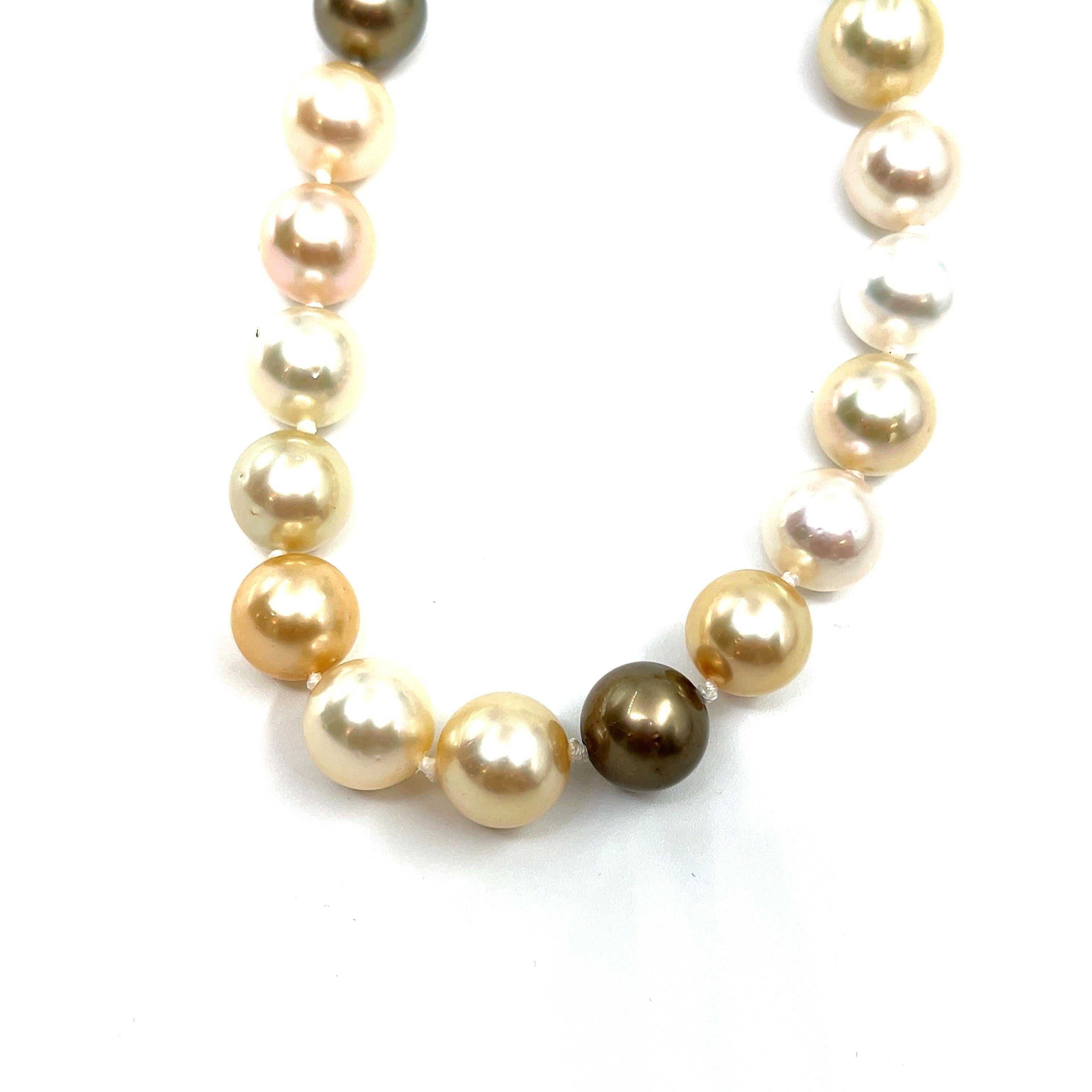 Collier de perles naturelles multicolores 71 carats Neuf - En vente à Chicago, IL