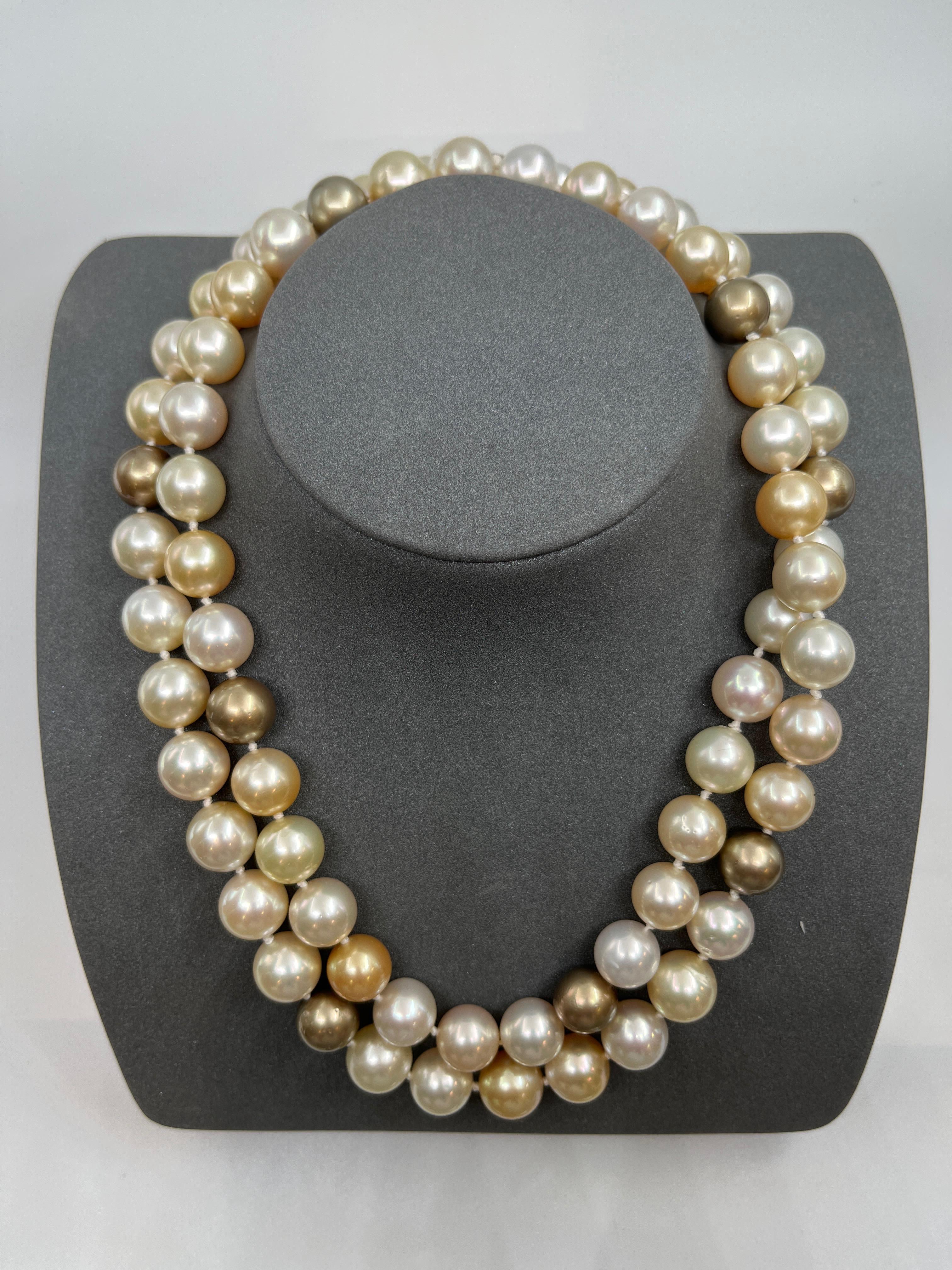 Collier de perles naturelles multicolores 71 carats Unisexe en vente