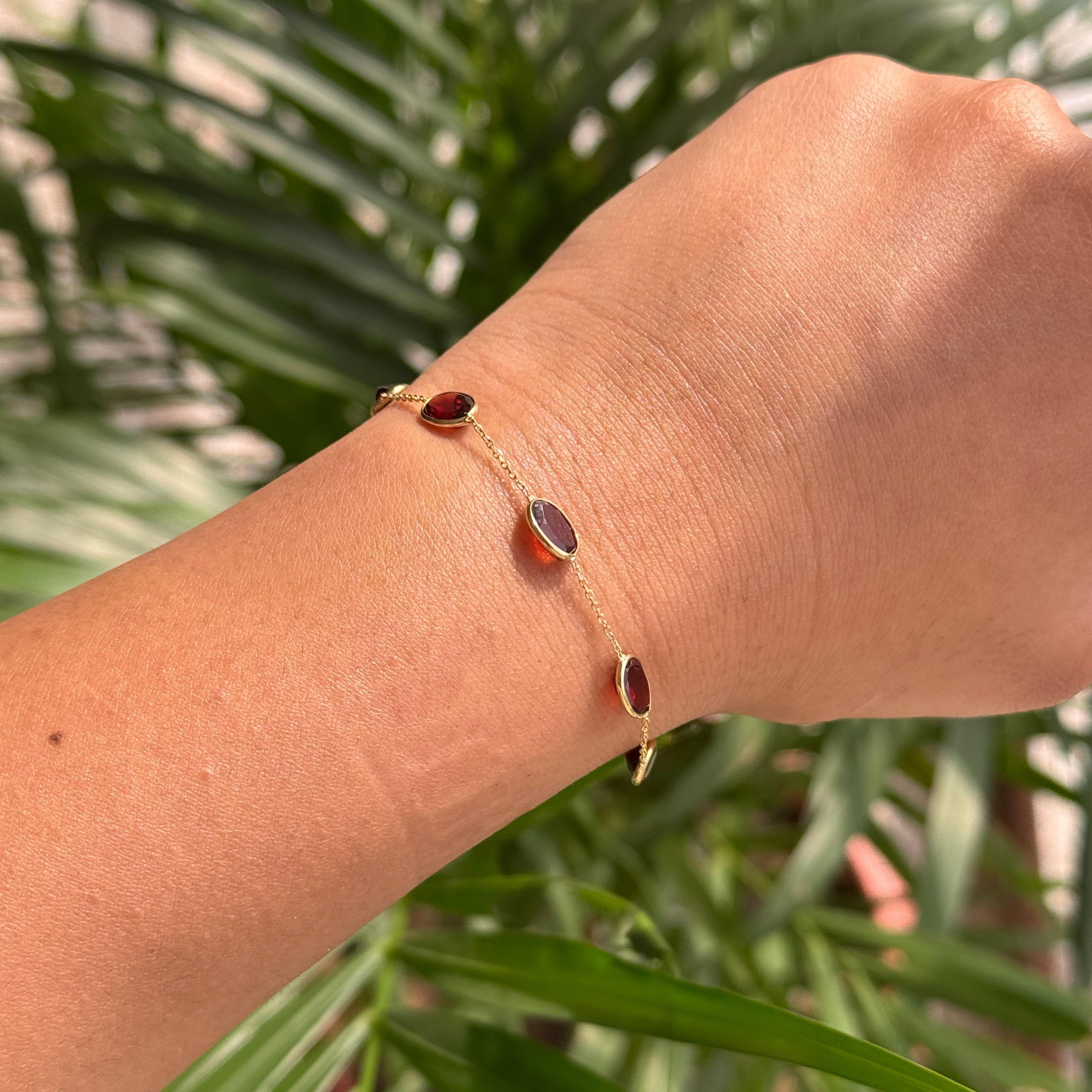 Bracelet de 7,1 ct de grenat ovale serti en or jaune 18K Bijoux fins en vente 7