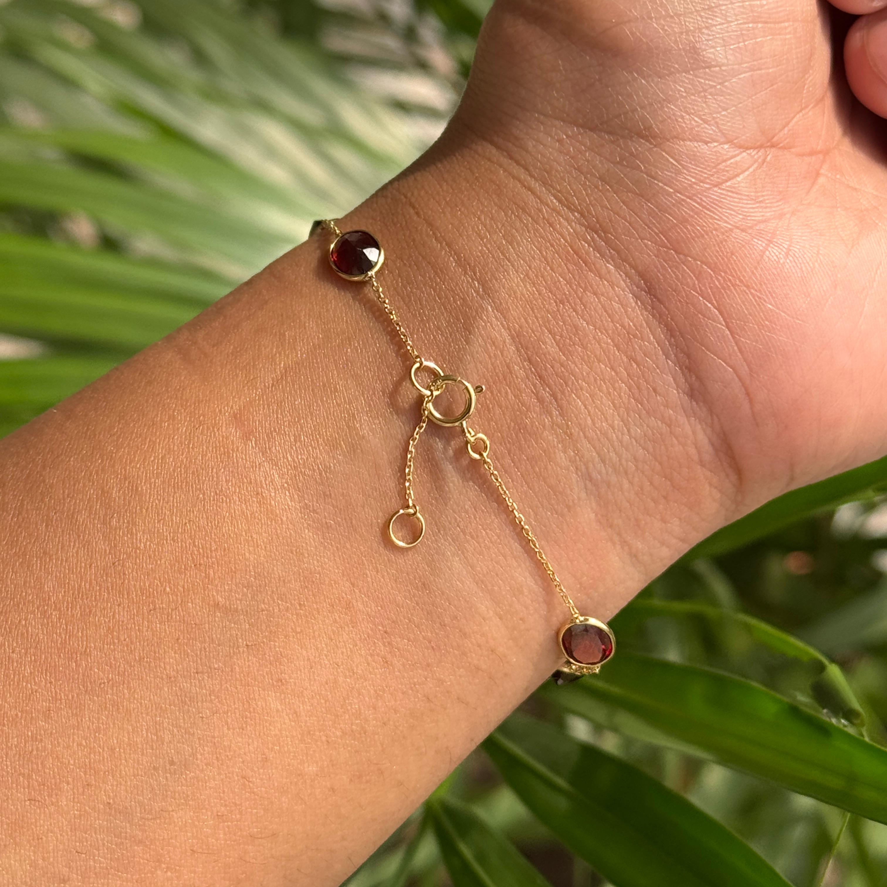 Bracelet de 7,1 ct de grenat ovale serti en or jaune 18K Bijoux fins en vente 10