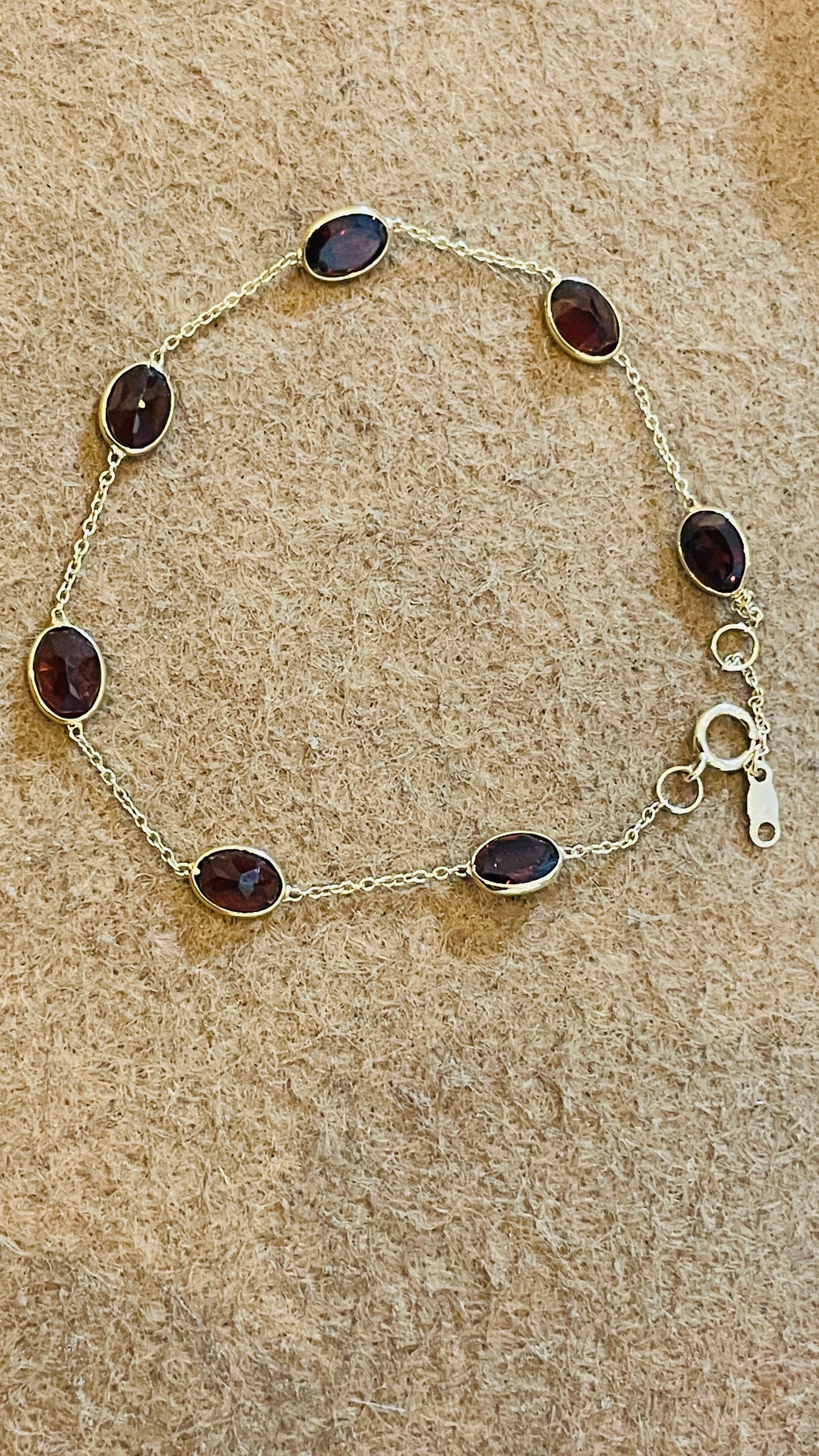 Bracelet de 7,1 ct de grenat ovale serti en or jaune 18K Bijoux fins Neuf - En vente à New York, NY