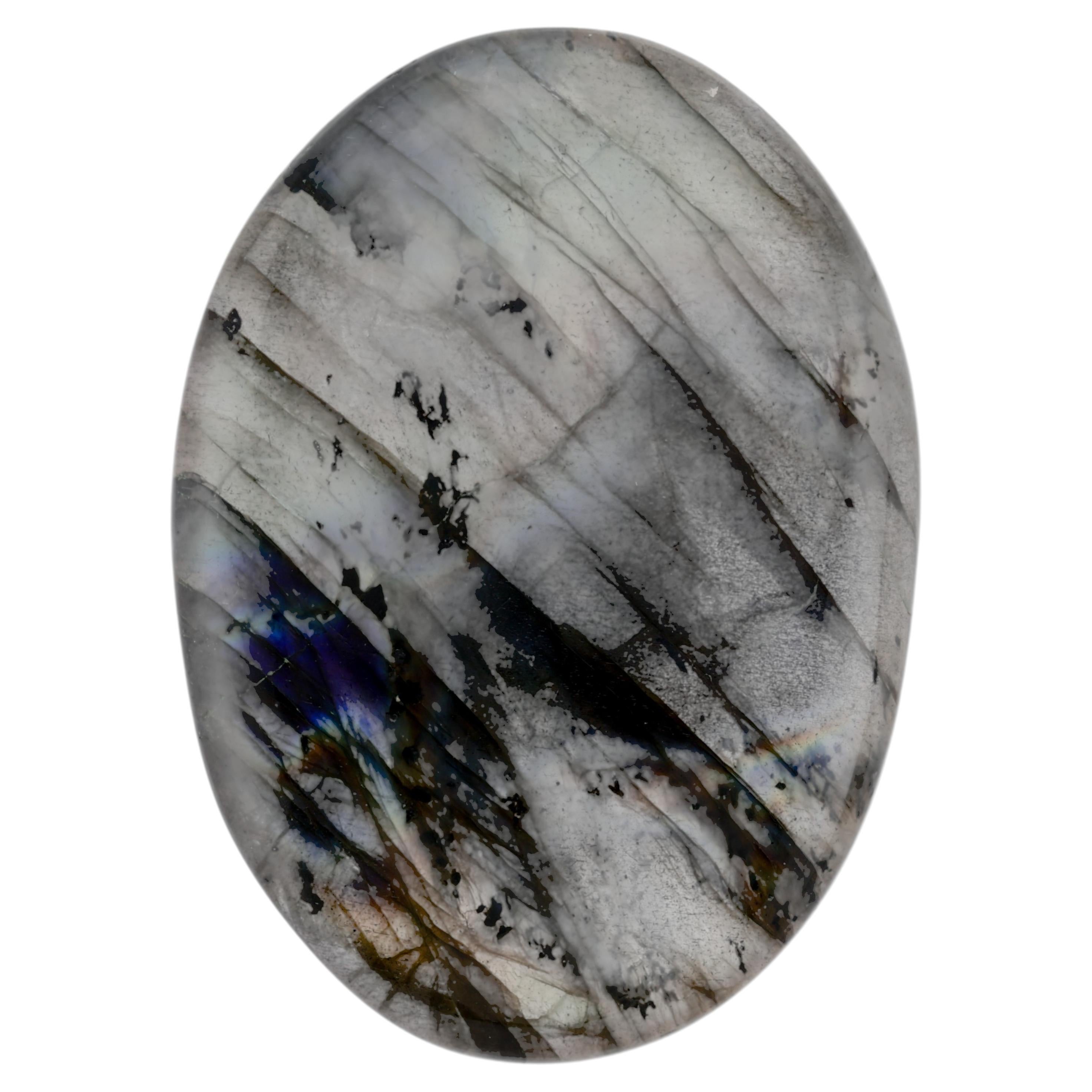 71 cts, Oval labradorite cabochon For Sale
