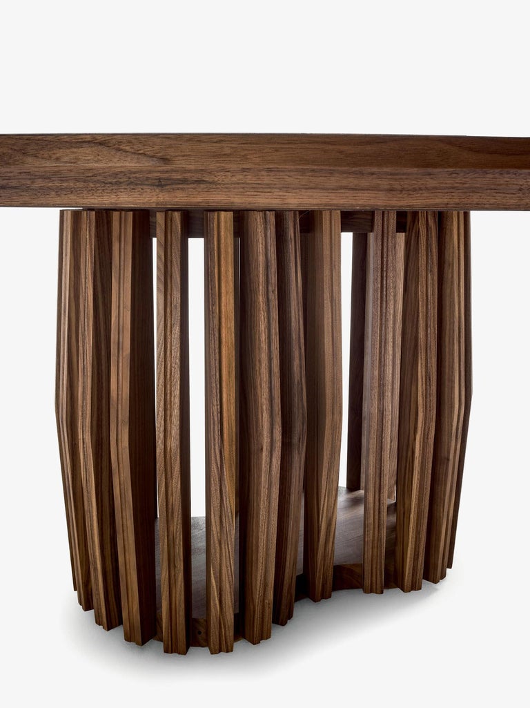 Runder Tisch aus Massivholz mit Lazy Susan aus Marmor im Angebot bei