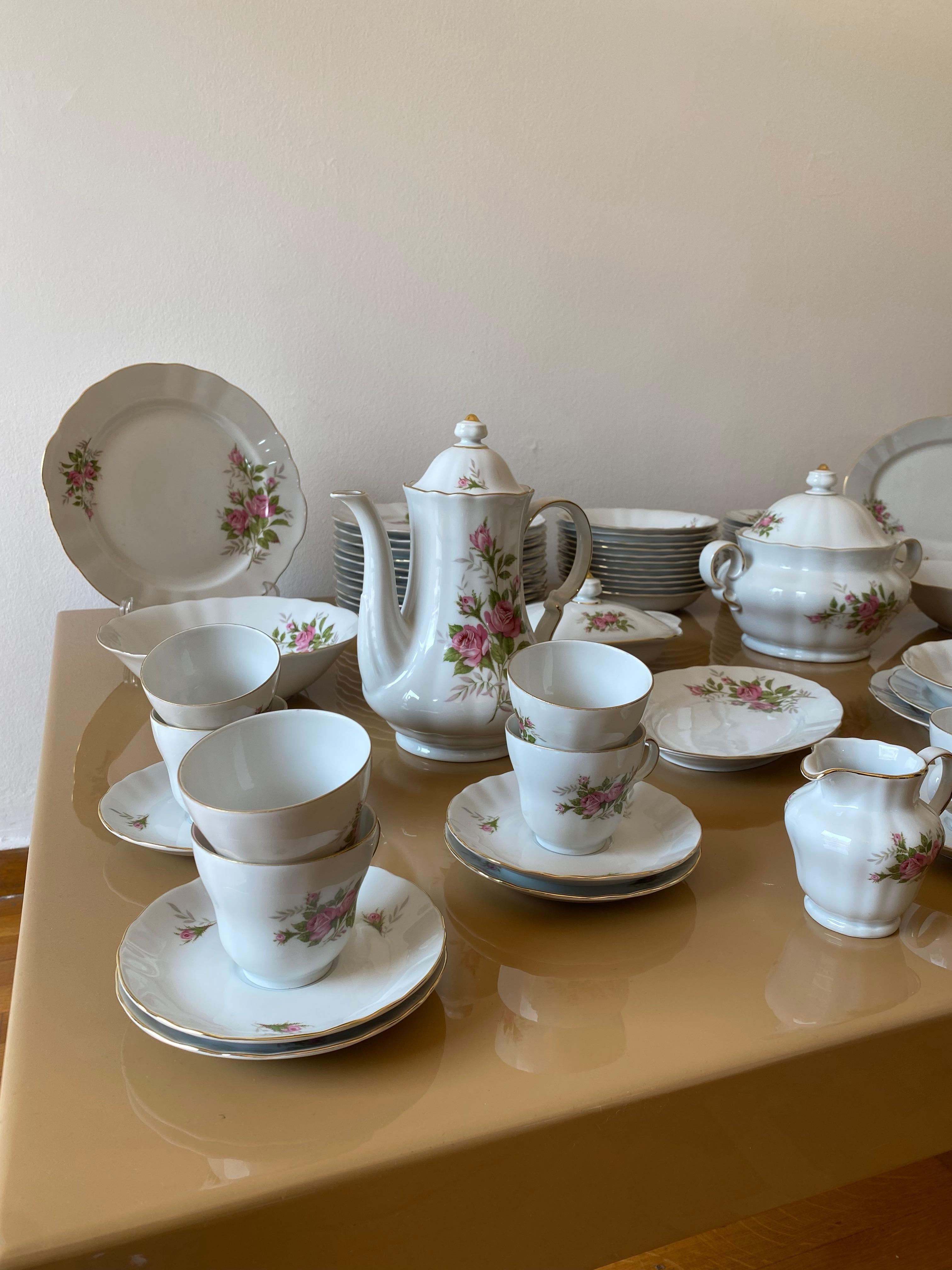Milieu du XXe siècle Service de vaisselle en porcelaine 71 pièces Winterling rose rose or en vente