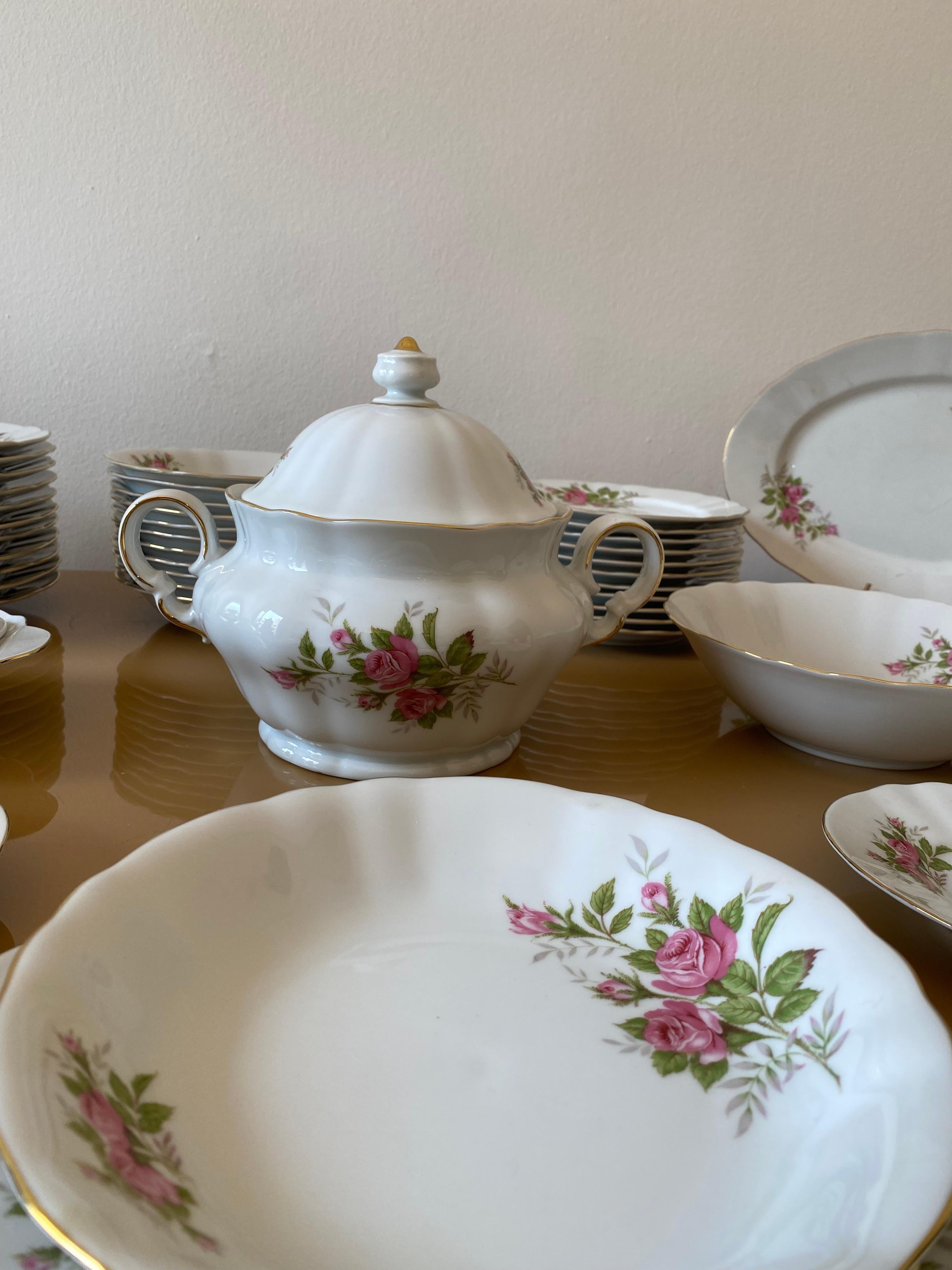 Service de vaisselle en porcelaine 71 pièces Winterling rose rose or en vente 1