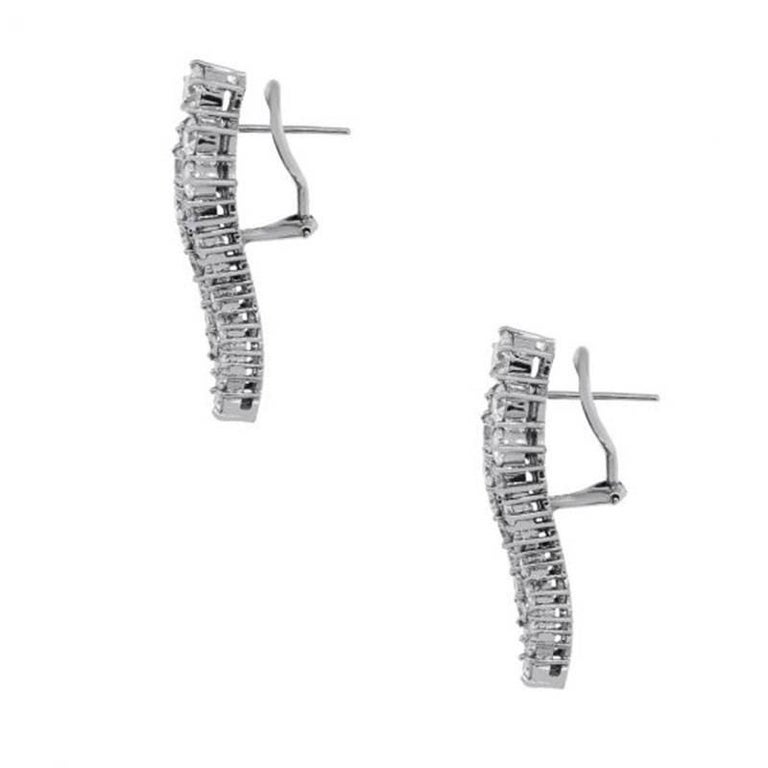 Round Brilliant Diamond Dangle Cluster Earrings For Sale at 1stDibs