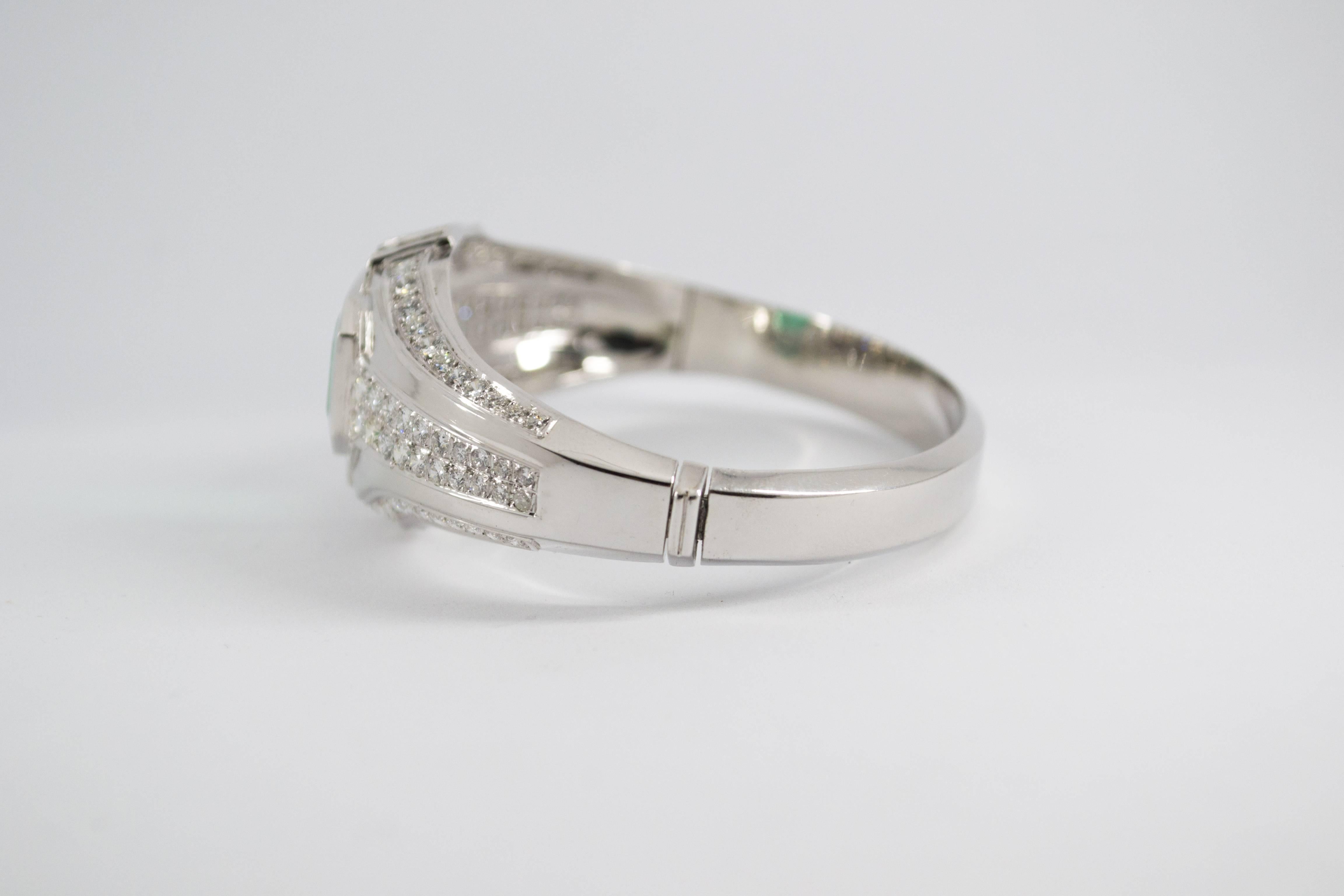 Art Deco 7.10 Carat Emerald 7.40 Carat White Diamond White Gold Clamper Bracelet 6
