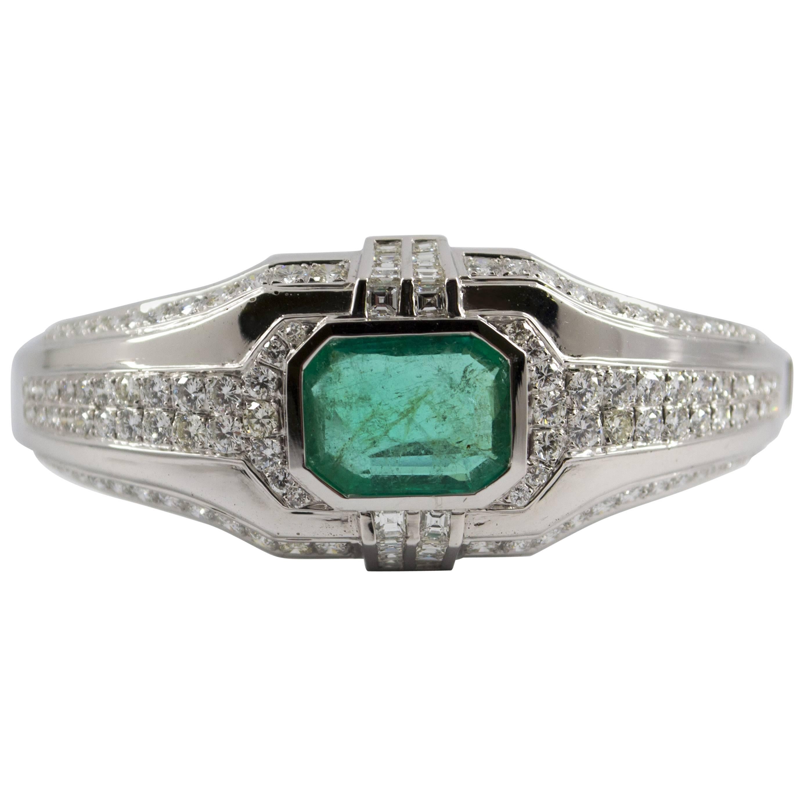 Art Deco 7.10 Carat Emerald 7.40 Carat White Diamond White Gold Clamper Bracelet