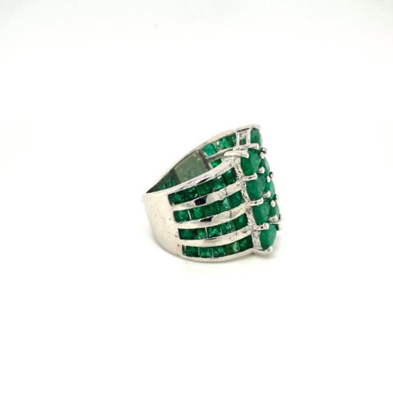 Modern 7.10 Carat Emerald Wide Band Wedding Ring in Sterling Silver for Women For Sale