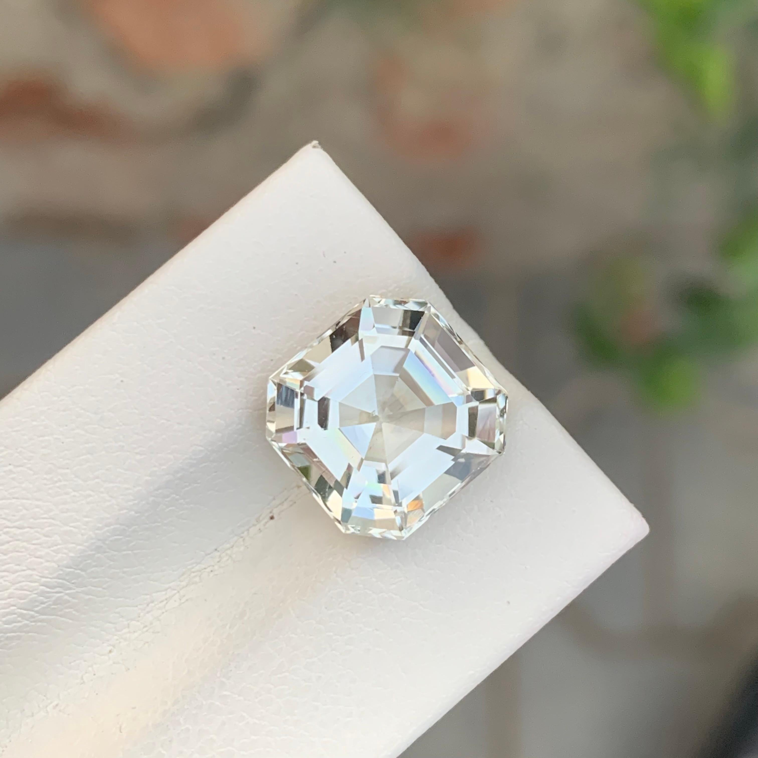 7,10 Carati Splendida gemma sfaccettata con taglio Asscher di Heliodor in vendita 4