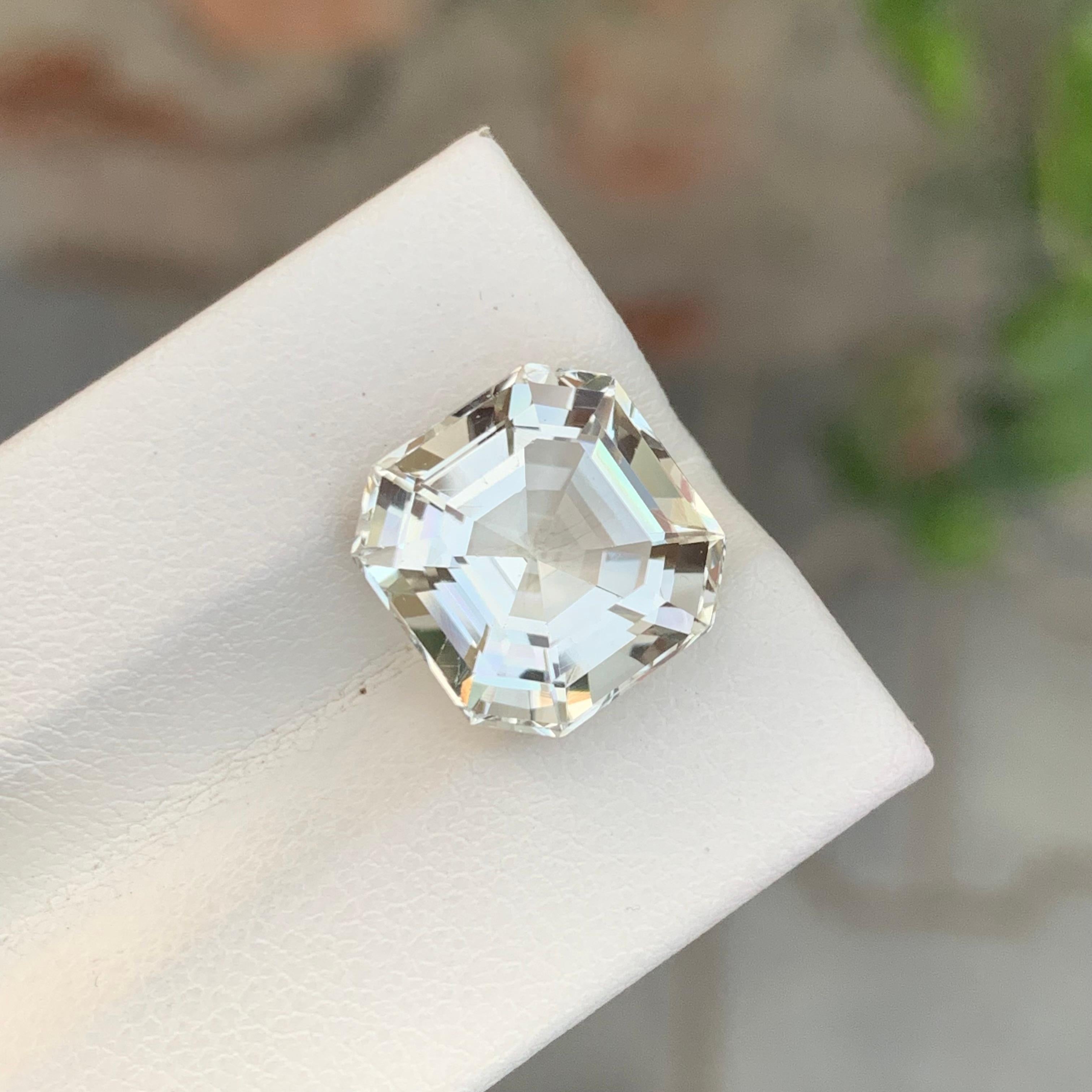 7,10 Carati Splendida gemma sfaccettata con taglio Asscher di Heliodor in vendita 5