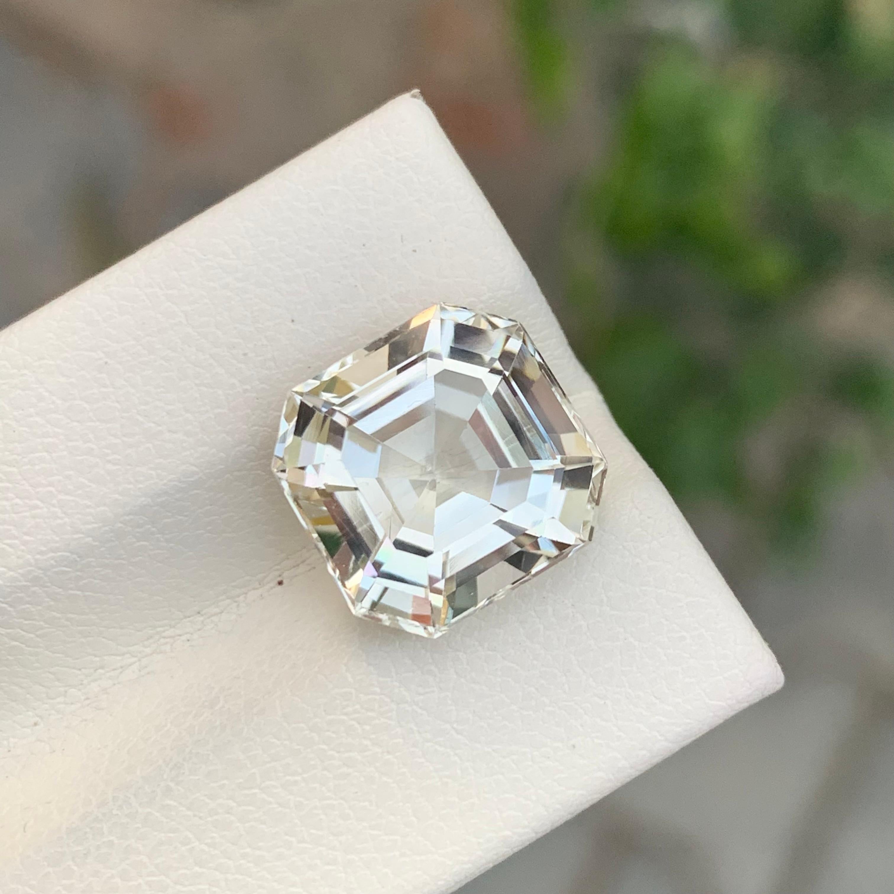 Taglio Asscher 7,10 Carati Splendida gemma sfaccettata con taglio Asscher di Heliodor in vendita