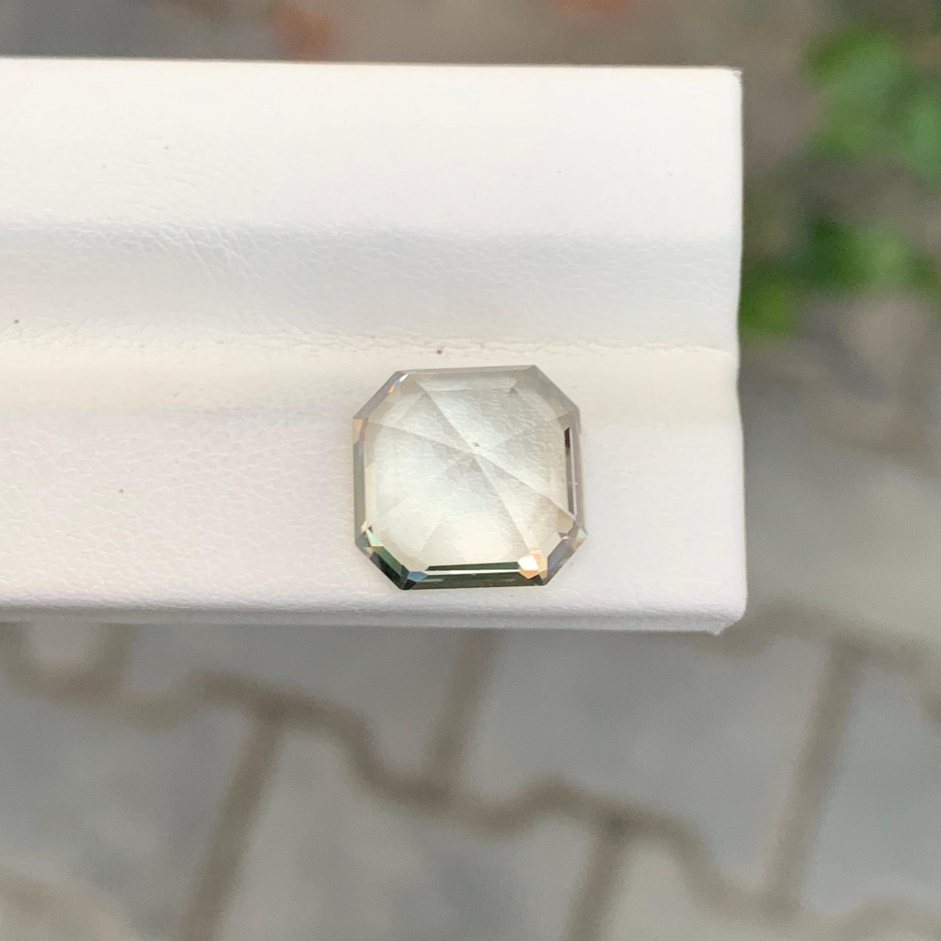 da uomo o donna 7,10 Carati Splendida gemma sfaccettata con taglio Asscher di Heliodor in vendita