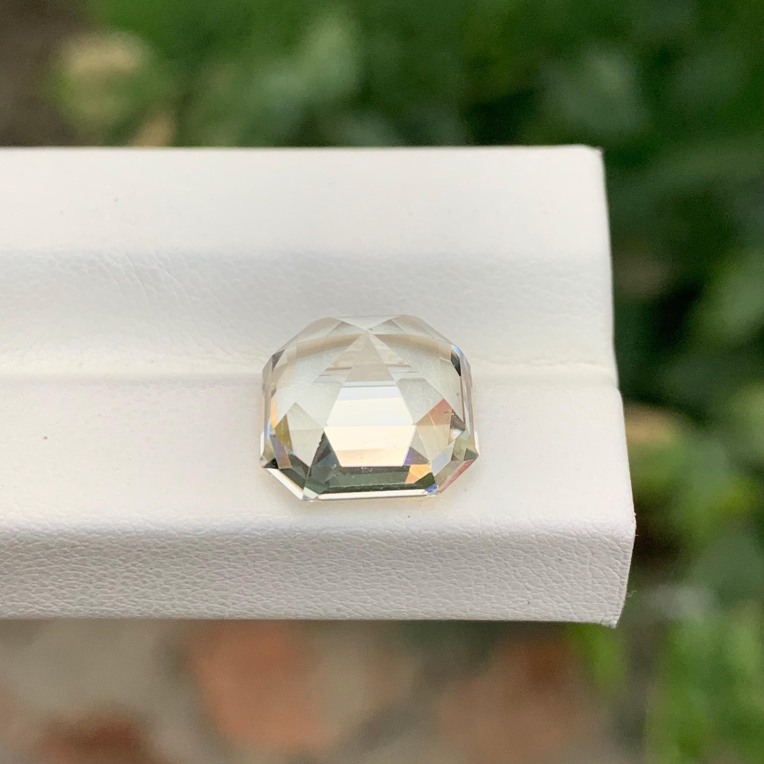7,10 Carati Splendida gemma sfaccettata con taglio Asscher di Heliodor in vendita 1