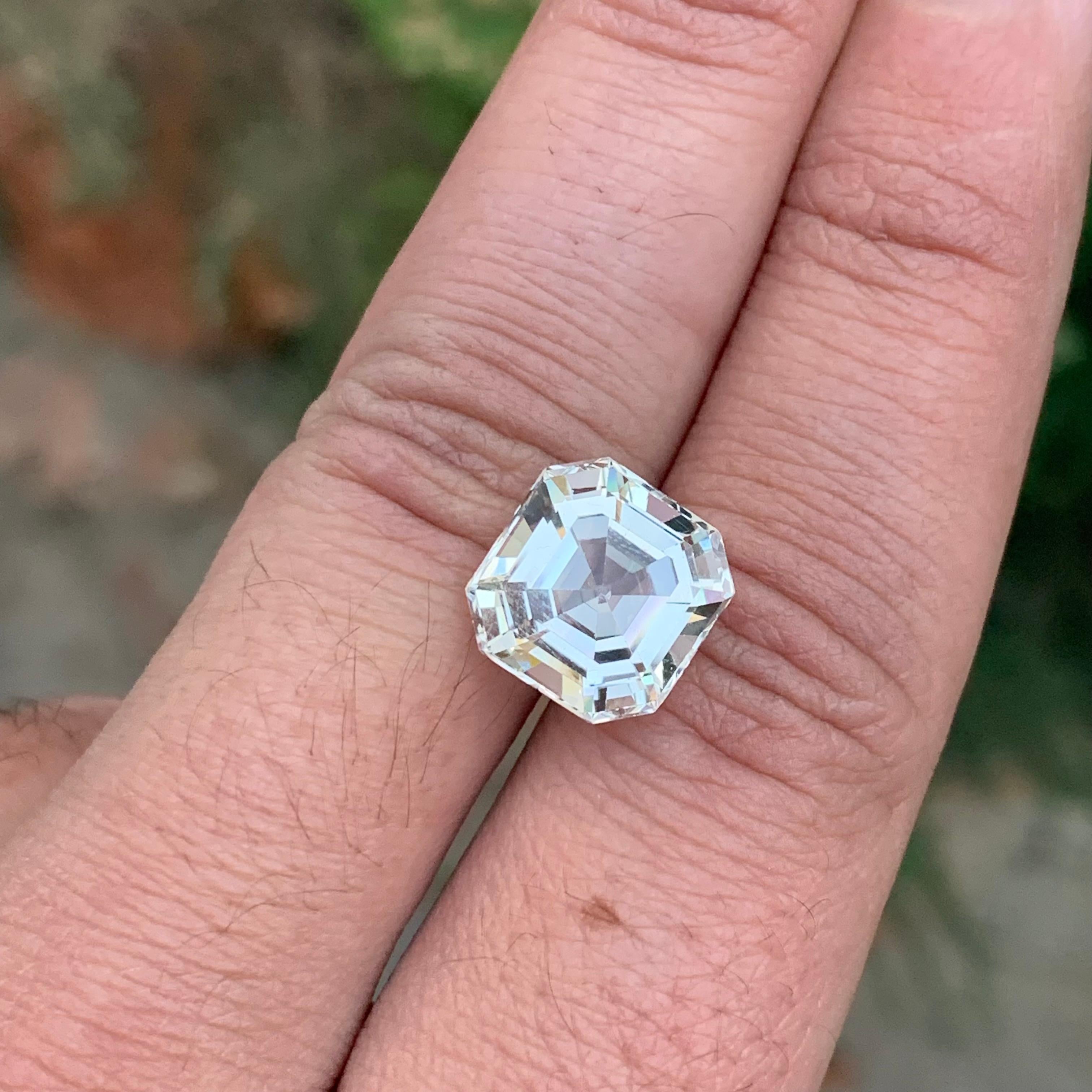 7,10 Carati Splendida gemma sfaccettata con taglio Asscher di Heliodor in vendita 3