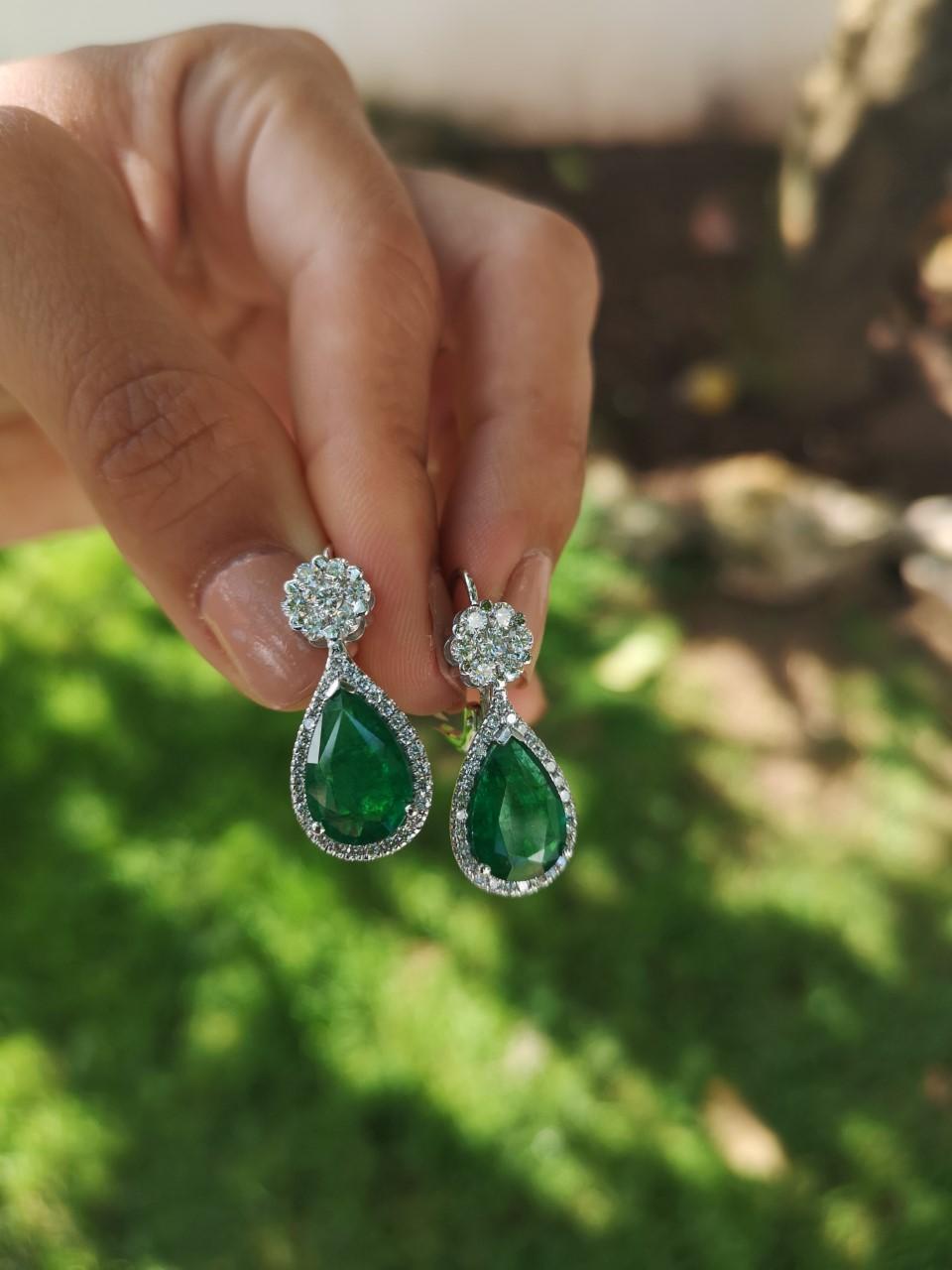 Modern 7.10 Carat Natural Emerald Diamond Dangle Flower Earrings 18 Carat White Gold