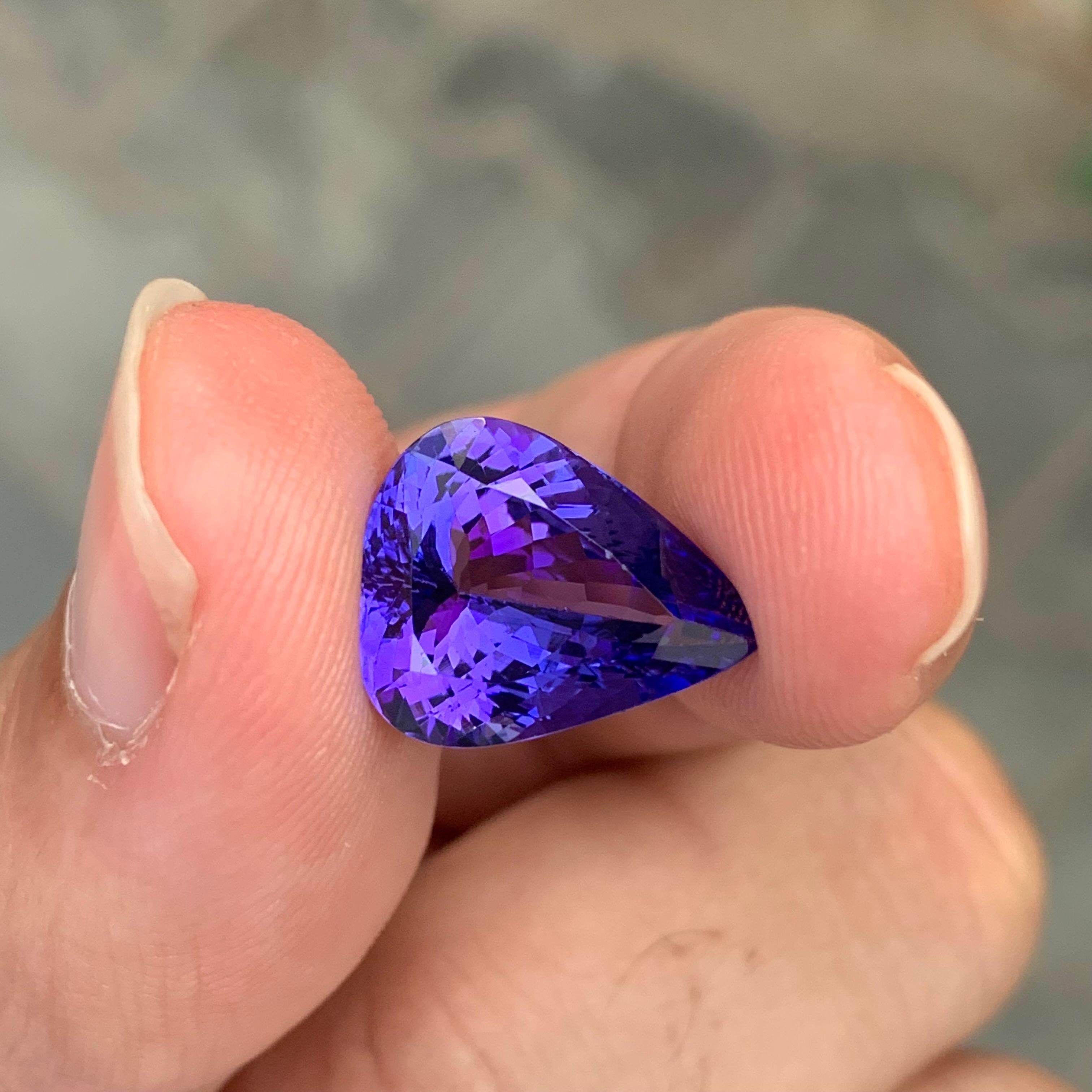 7.10 Carat Natural Faceted Tanzanite Pear Shape Gemstone From Tanzania (Tanzanie) en vente 1