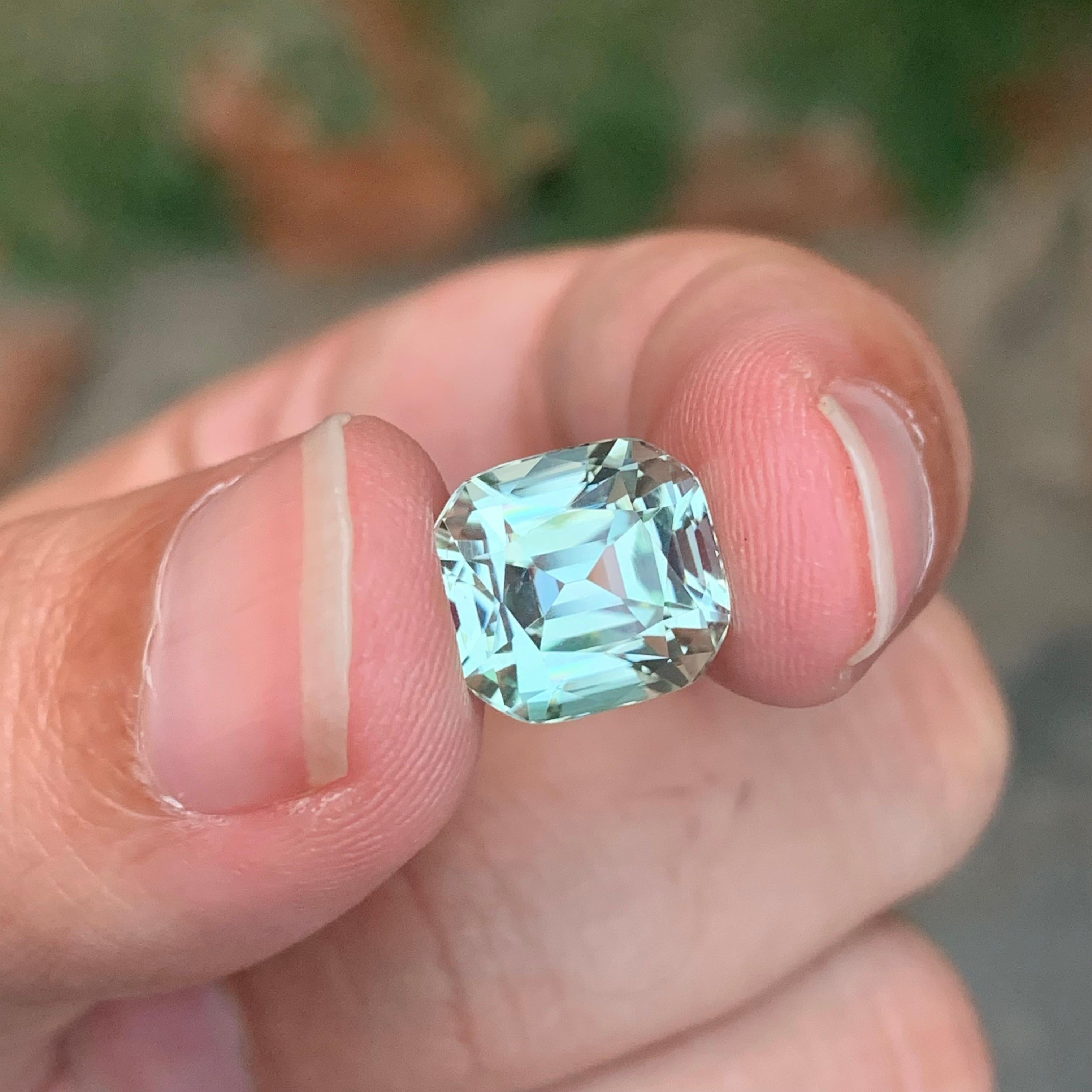 7.10 Carats Natural Loose Chinoise Green Tourmaline Cushion Shape (Tourmaline verte en forme de coussin) Unisexe en vente