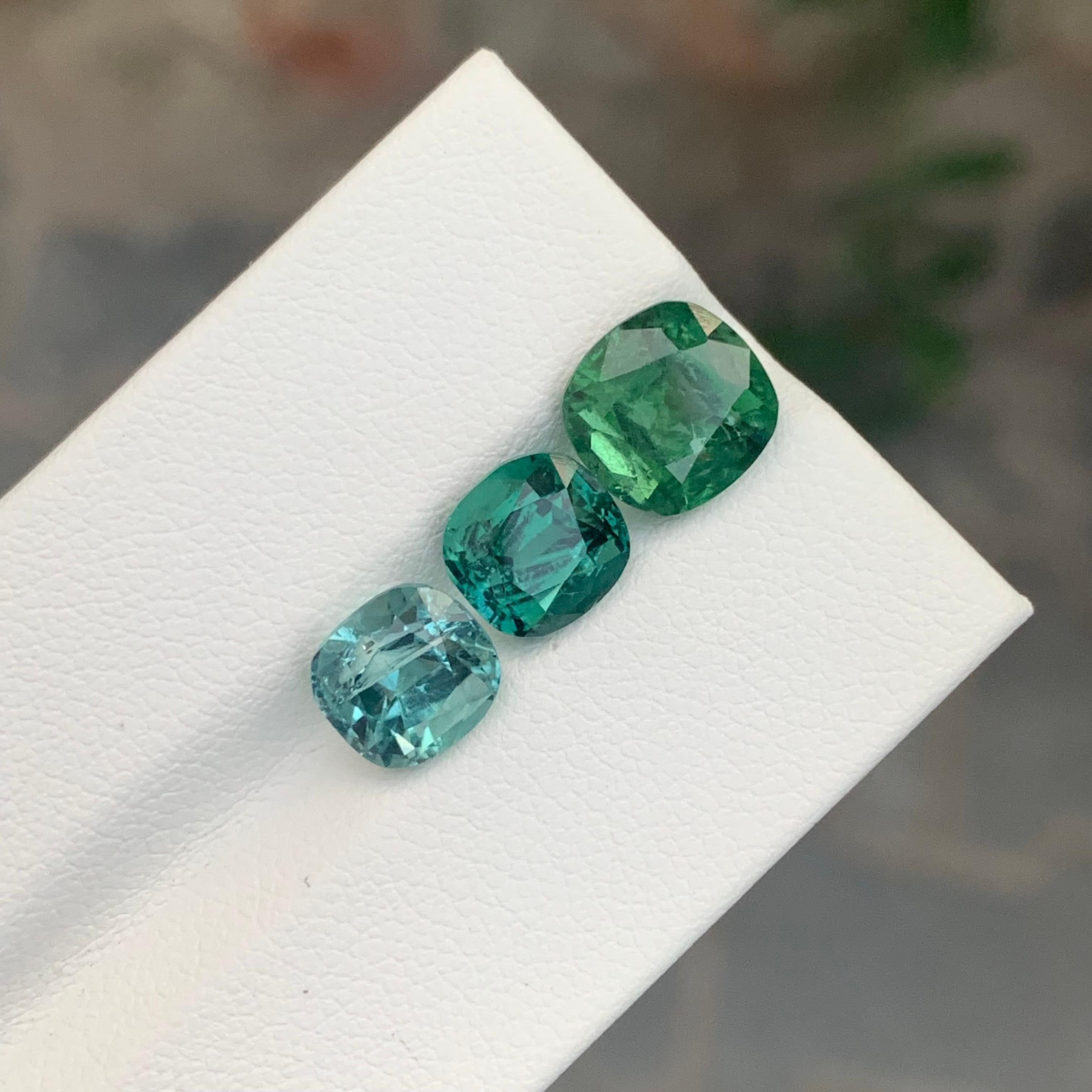 Arts and Crafts Lotto di tormaline sciolte naturali da 7.10 carati per la creazione di gioielli in vendita