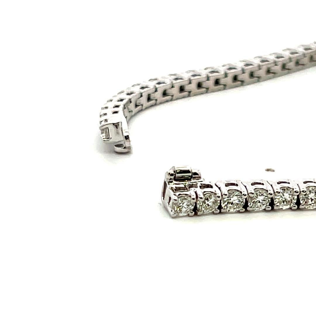 7.10 Carat Round Brilliant G VS Diamond 14 Karat White Gold Tennis Bracelet For Sale 6