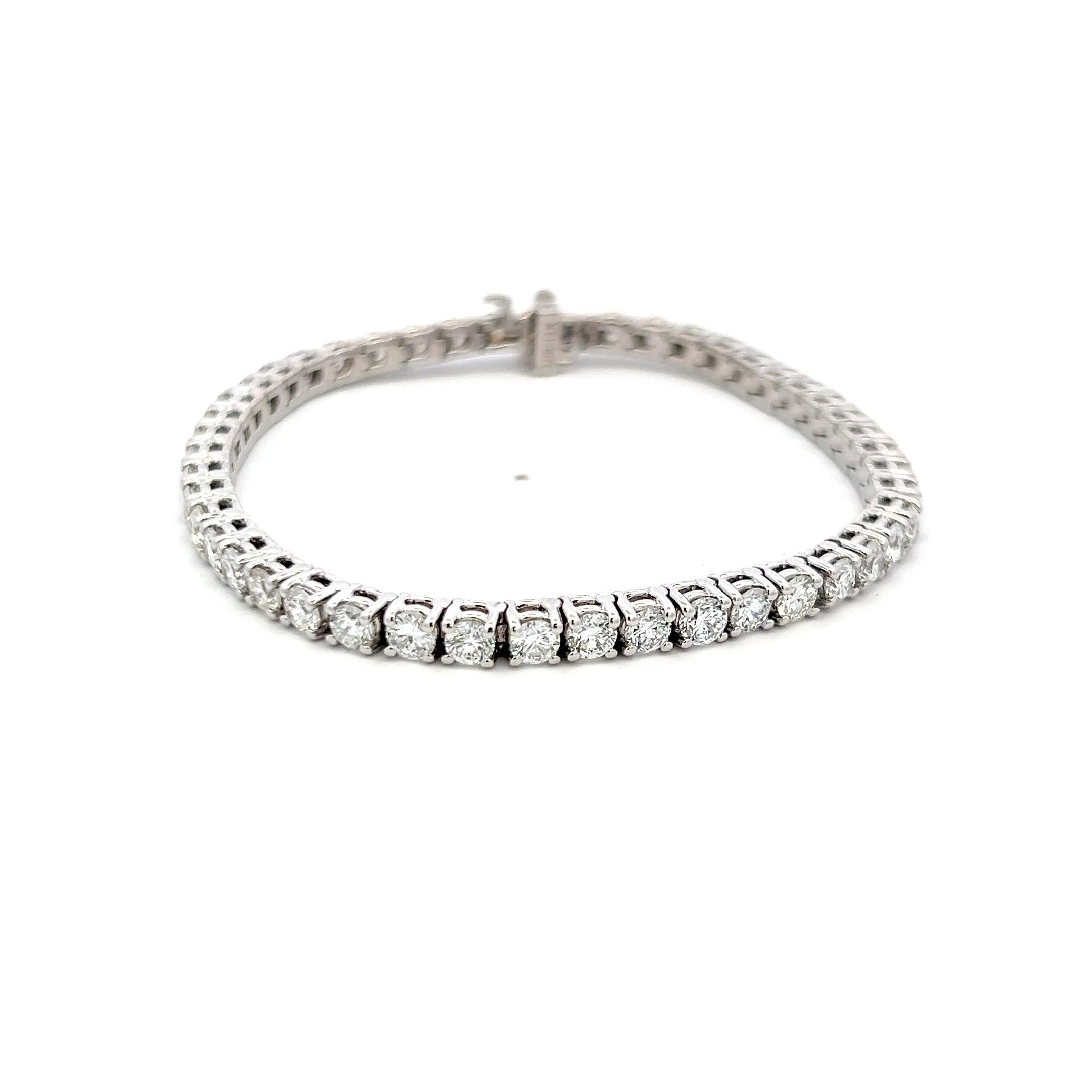 Women's 7.10 Carat Round Brilliant G VS Diamond 14 Karat White Gold Tennis Bracelet For Sale