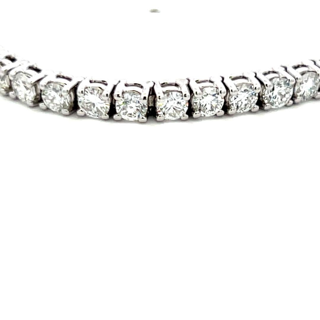 7.10 Carat Round Brilliant G VS Diamond 14 Karat White Gold Tennis Bracelet For Sale 2
