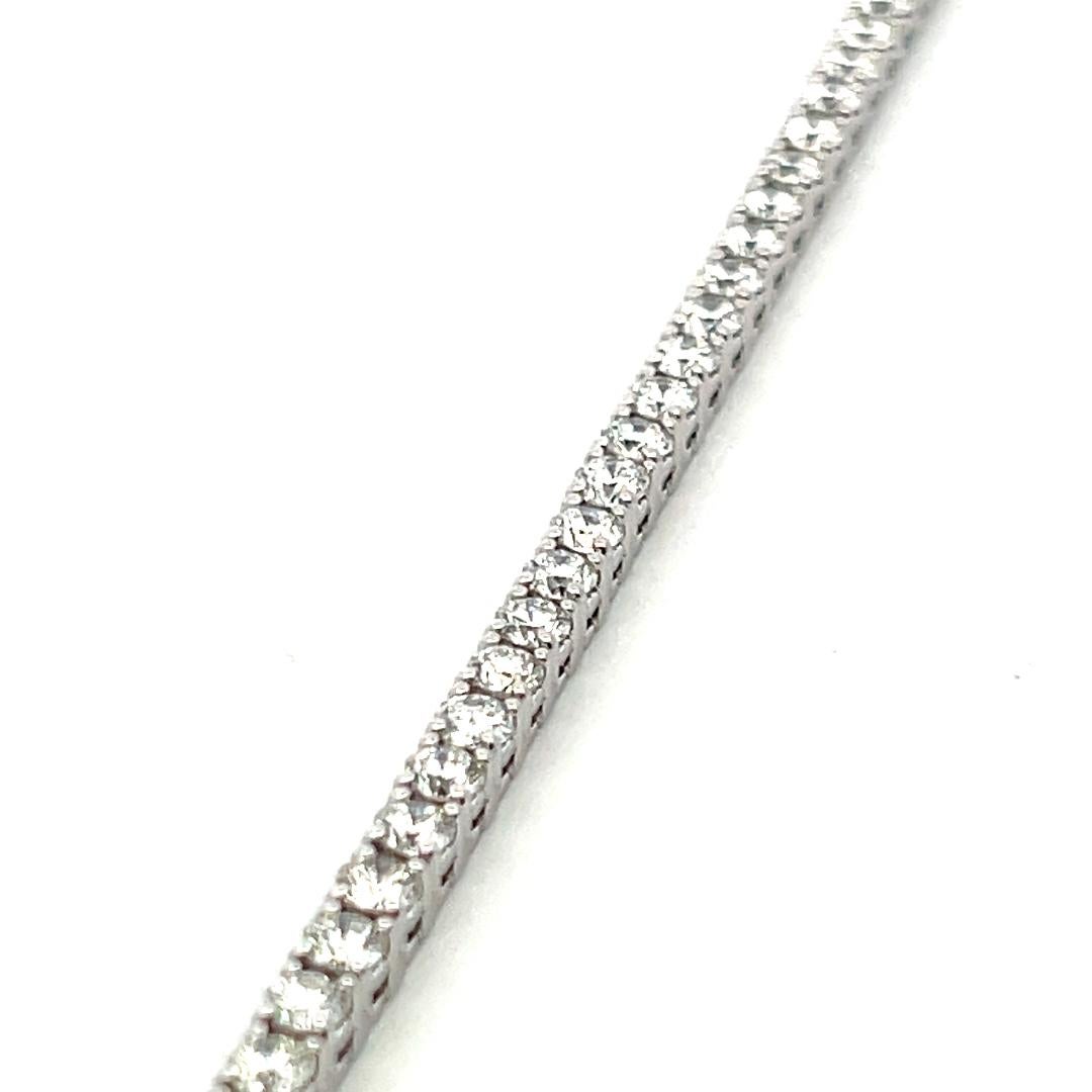 7.10 Carat Round Brilliant G VS Diamond 14 Karat White Gold Tennis Bracelet For Sale 3