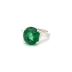 7.10 Carat Round Emerald and Baguette Diamond Platinum Vintage 1970s Ring