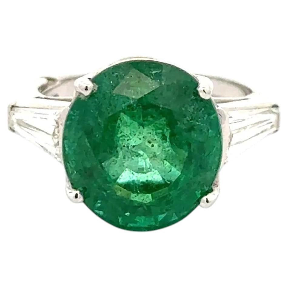 7.10 Carat Round Emerald and Baguette Diamond Platinum Vintage 1970s Ring