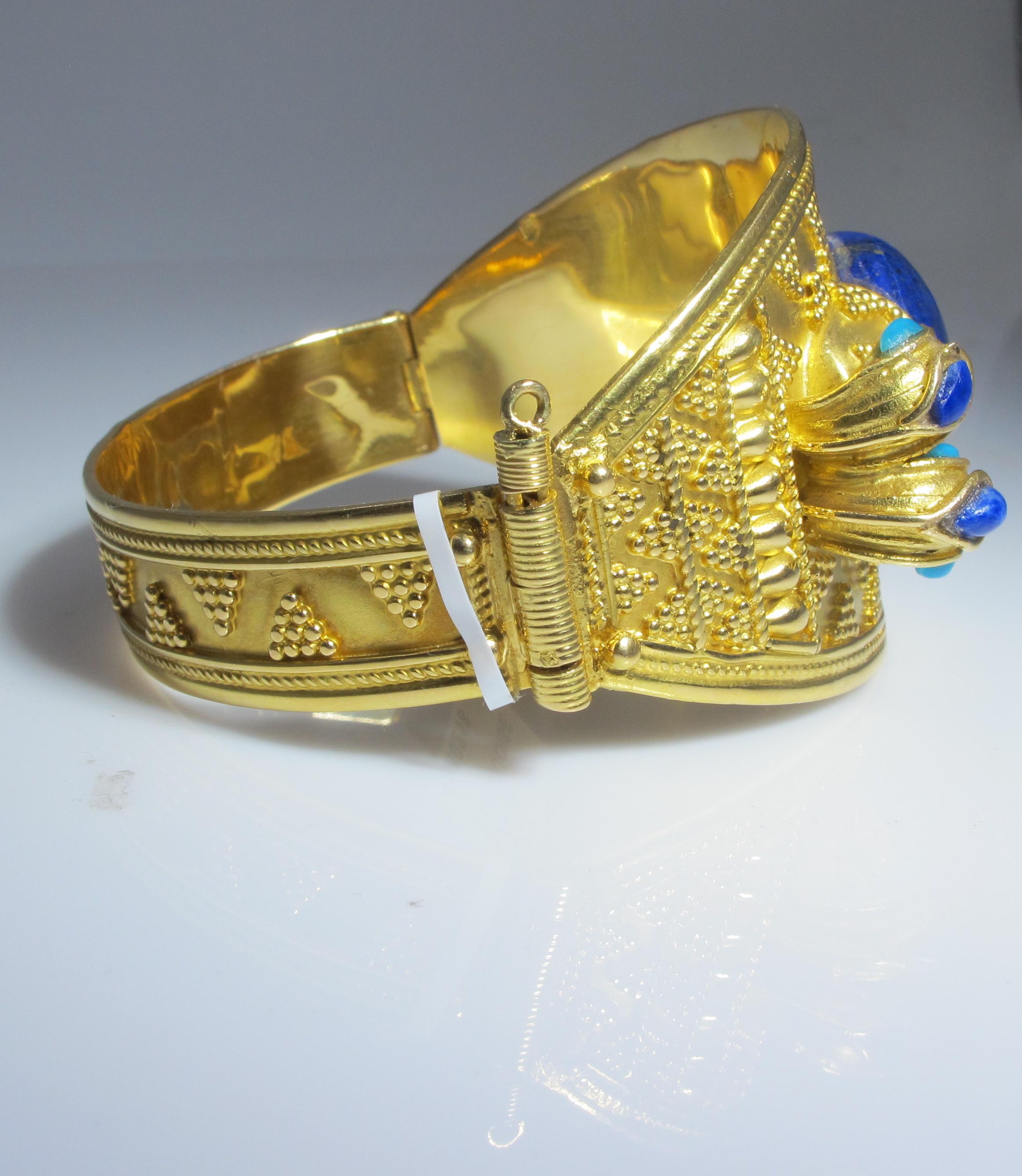 71,08GR Gold Handgeschnitztes Käfer Design mit Lapis und Türkis Sehr selten im Angebot 1